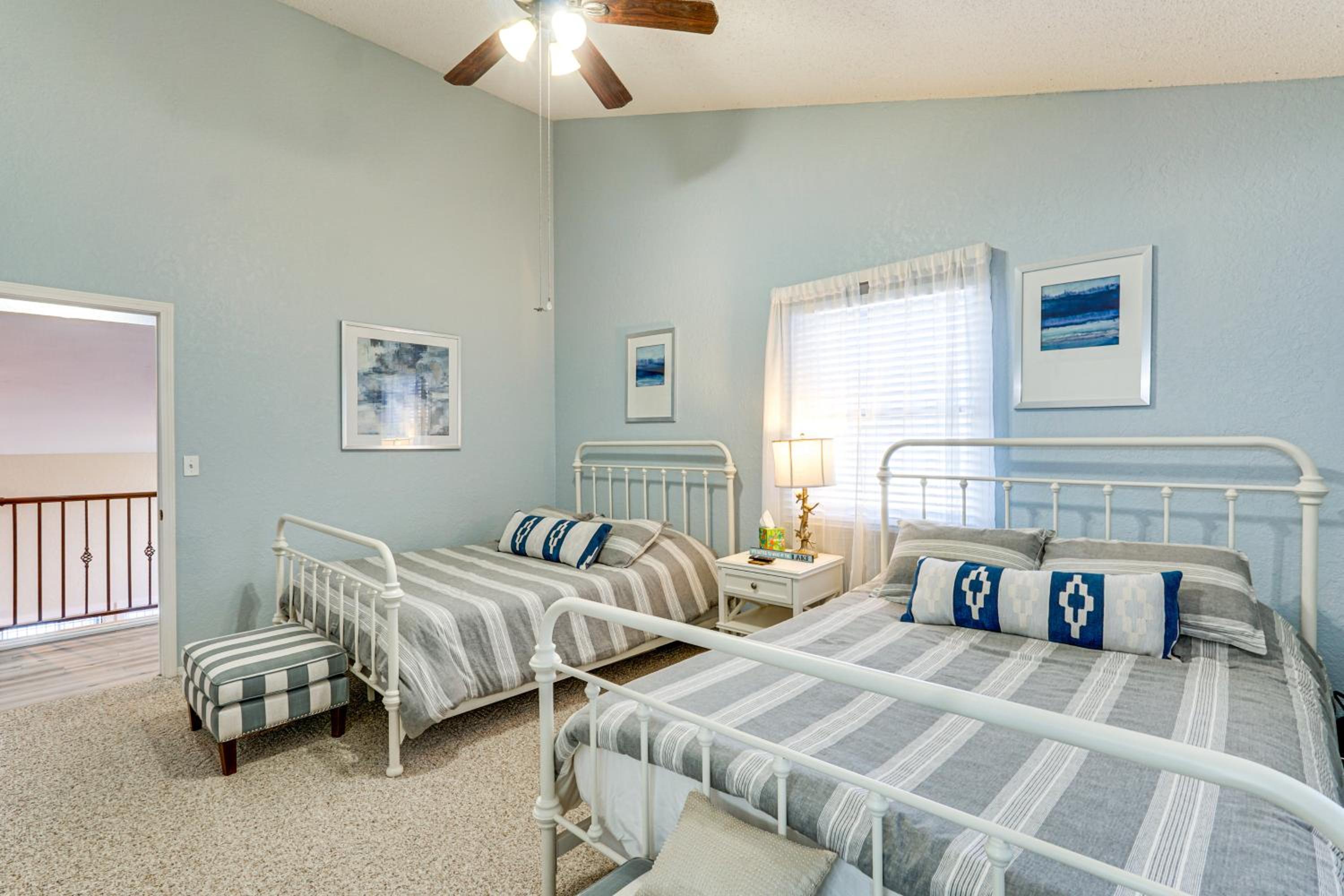 Waterfront Family Getaway in Lake Ozark with Dock