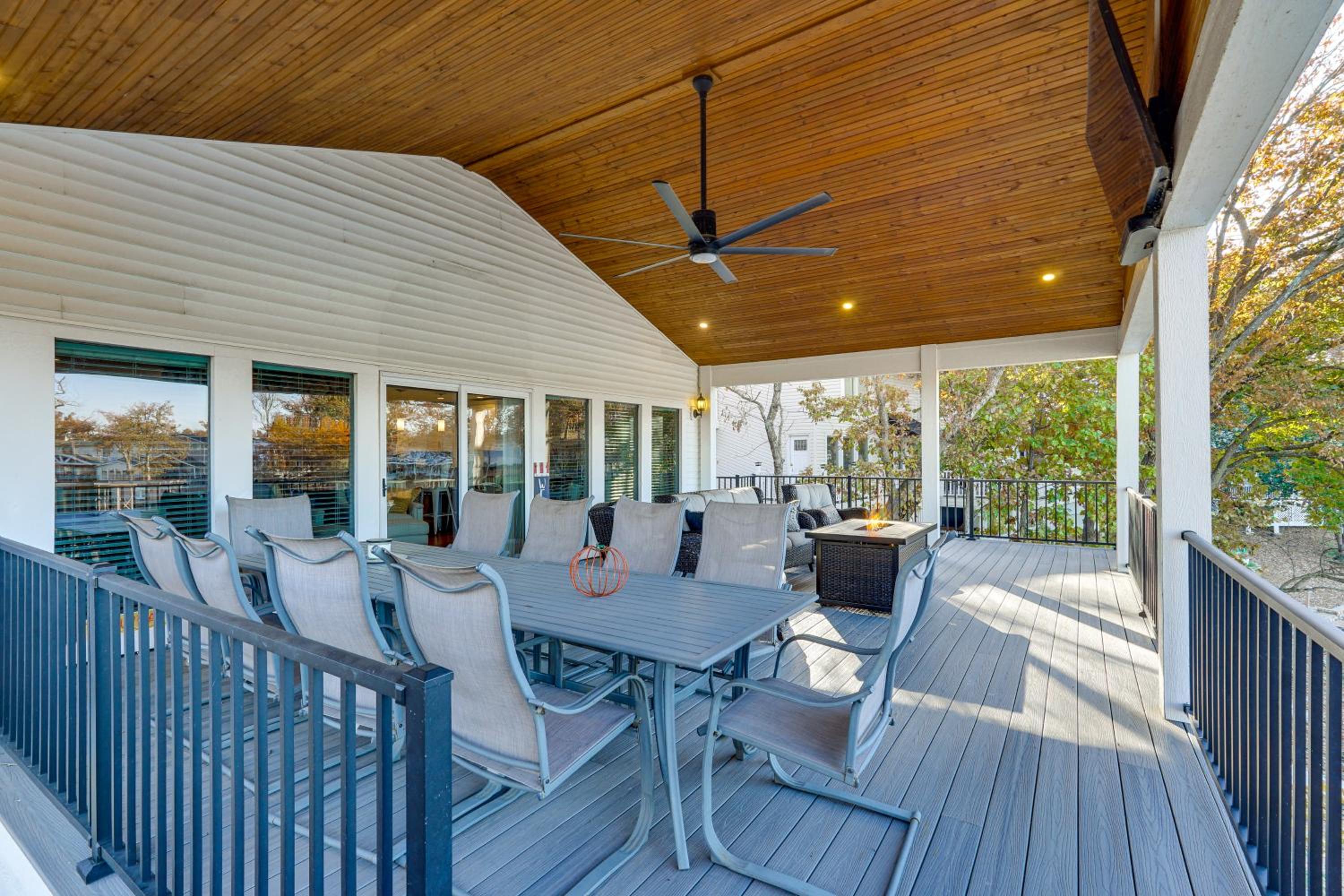 Waterfront Family Getaway in Lake Ozark with Dock