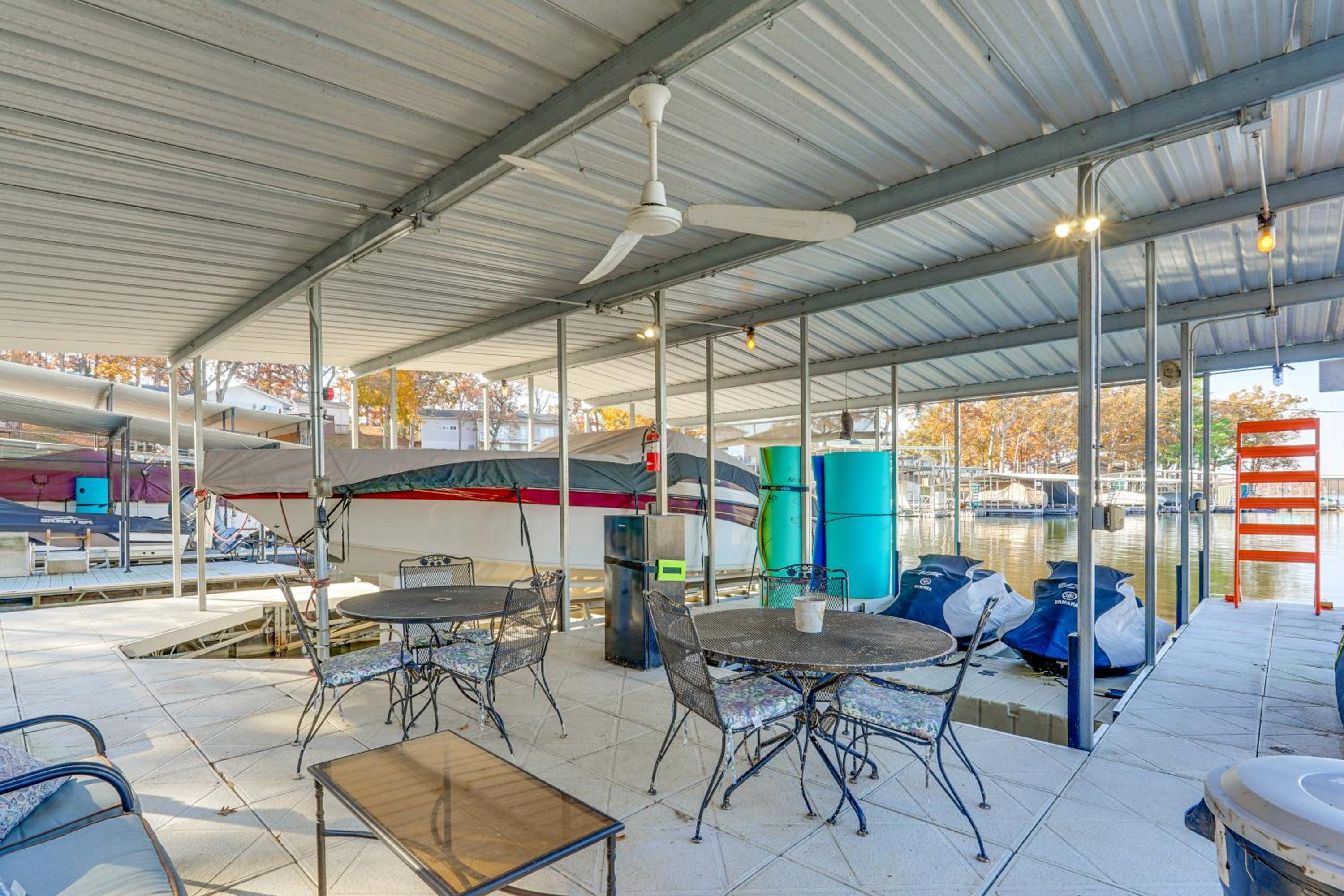 Waterfront Family Getaway in Lake Ozark with Dock