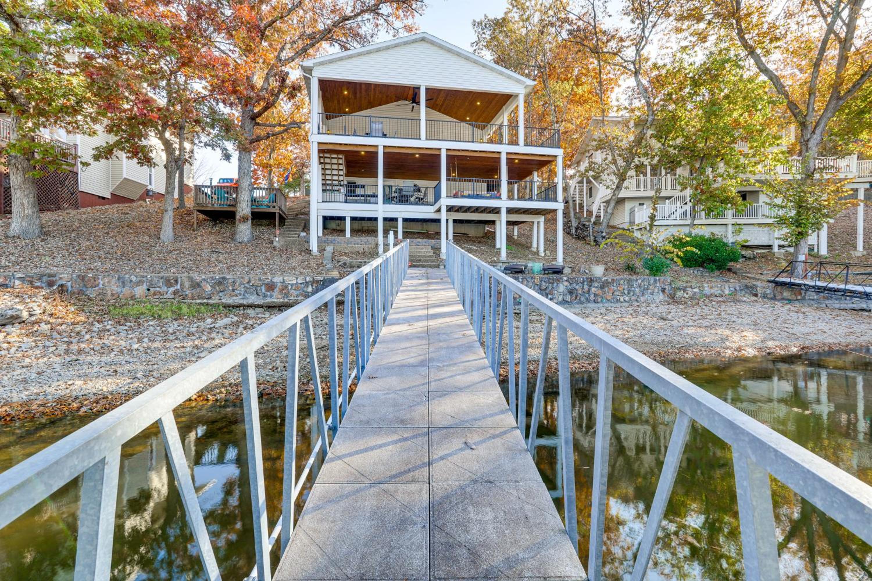 Waterfront Family Getaway in Lake Ozark with Dock