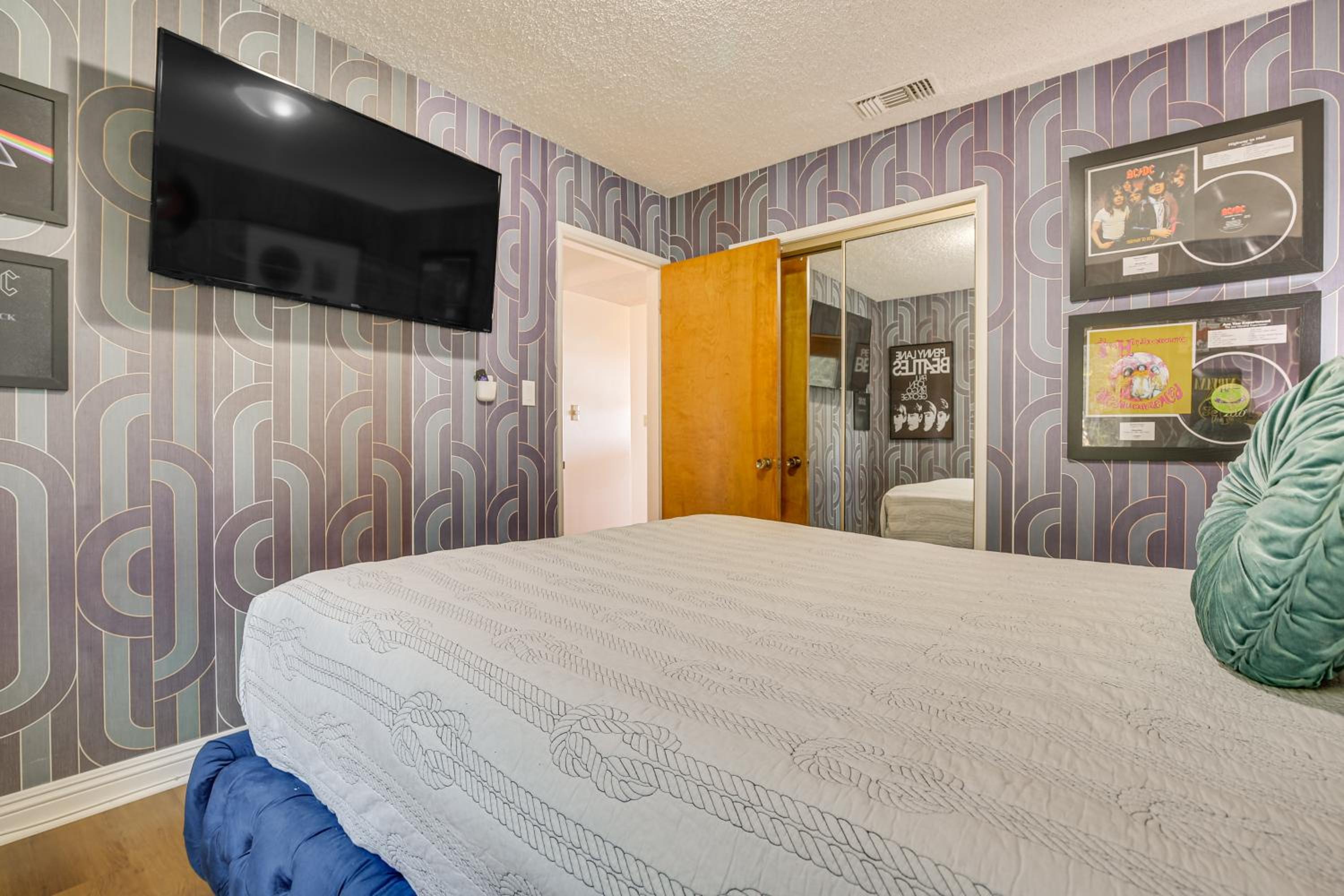 Stunning MCM Escape with Mtn Views in San Bernardino