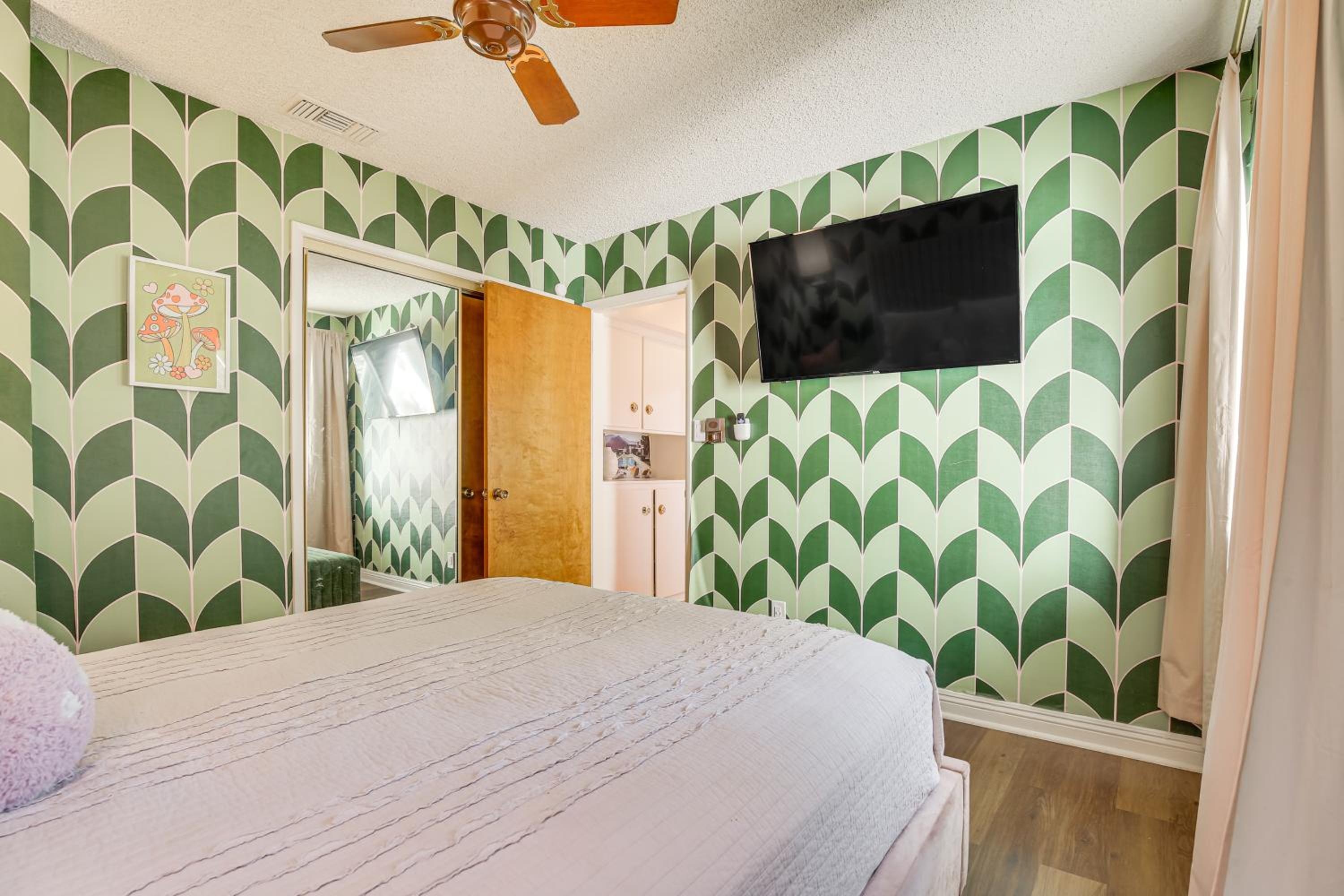 Stunning MCM Escape with Mtn Views in San Bernardino