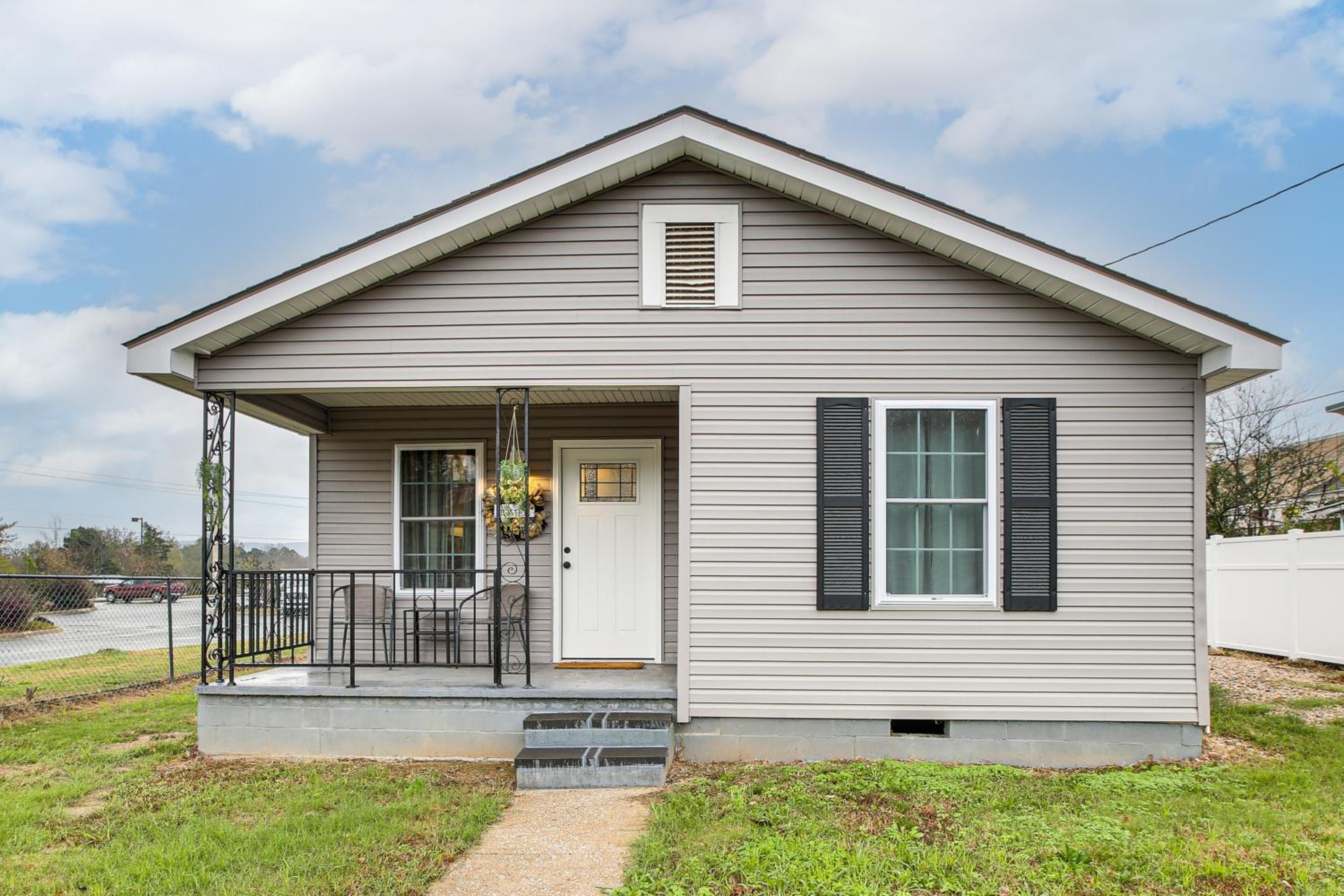 1 Mi to Lake Hamilton! Newly Remodeled Family Home
