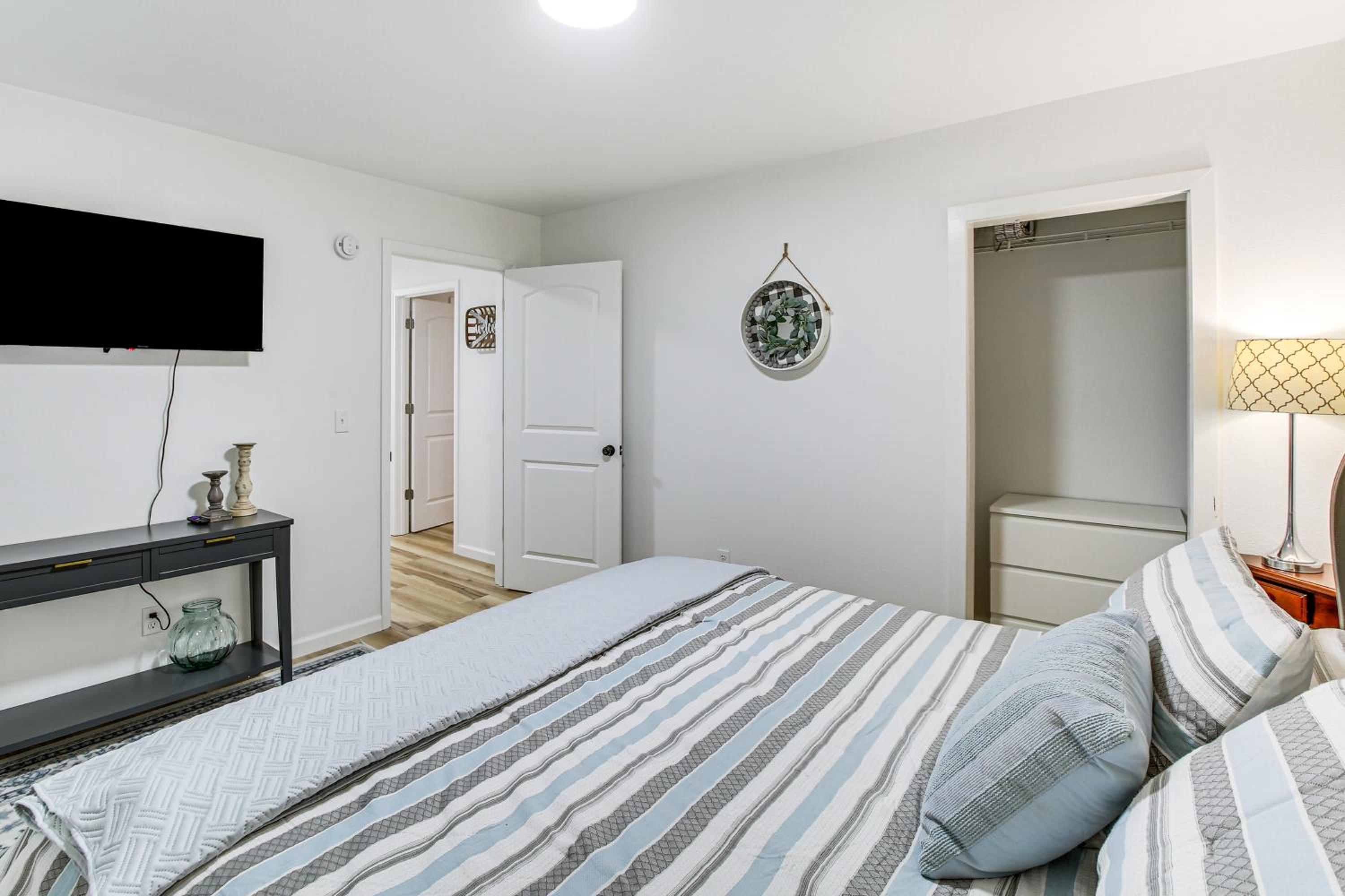 1 Mi to Lake Hamilton! Newly Remodeled Family Home