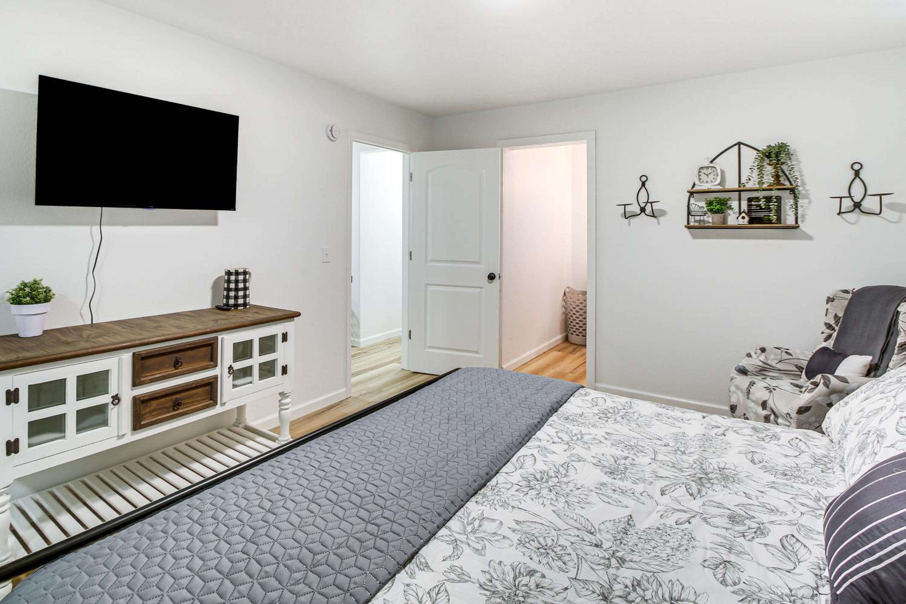 1 Mi to Lake Hamilton! Newly Remodeled Family Home