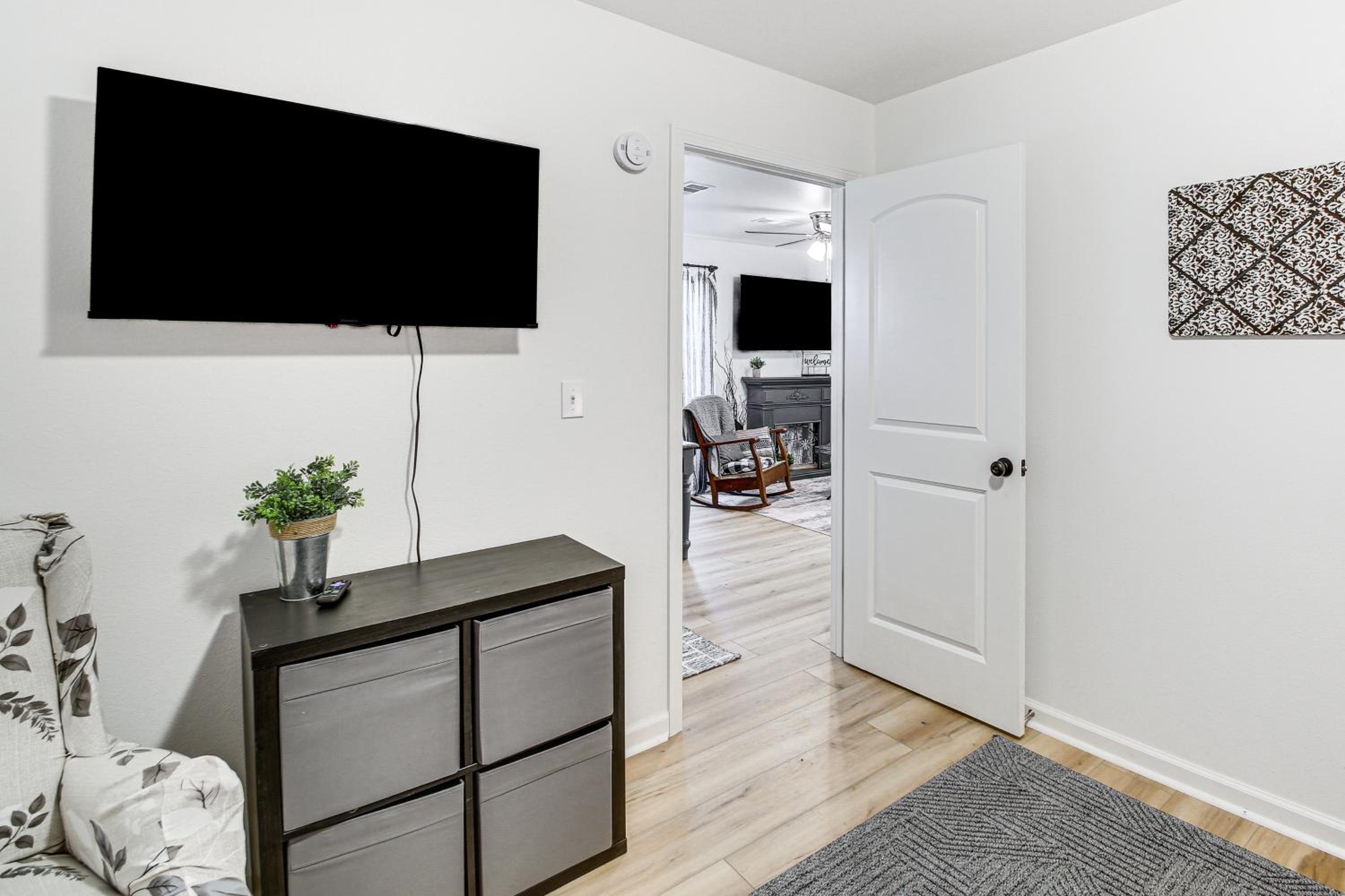 1 Mi to Lake Hamilton! Newly Remodeled Family Home