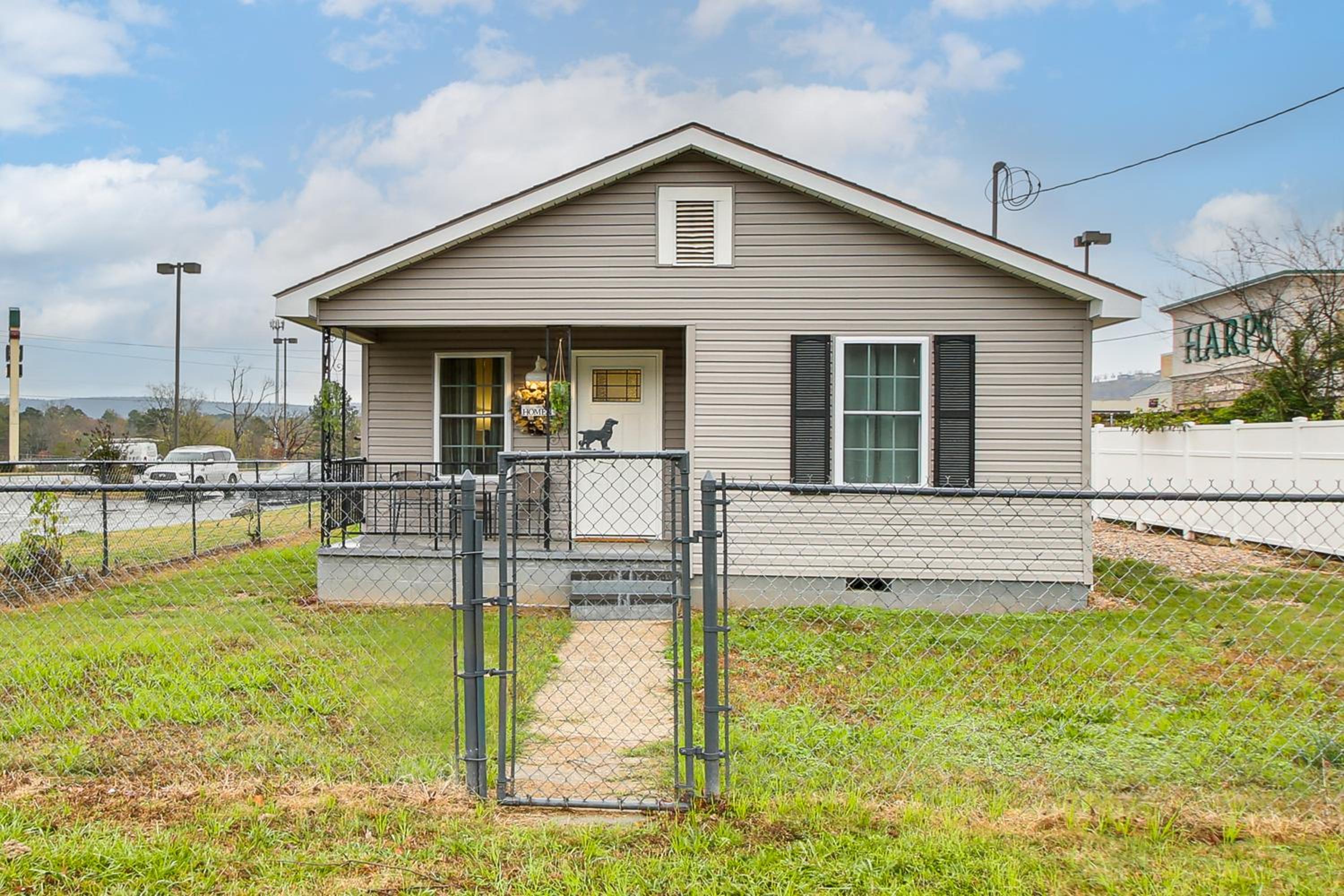 1 Mi to Lake Hamilton! Newly Remodeled Family Home