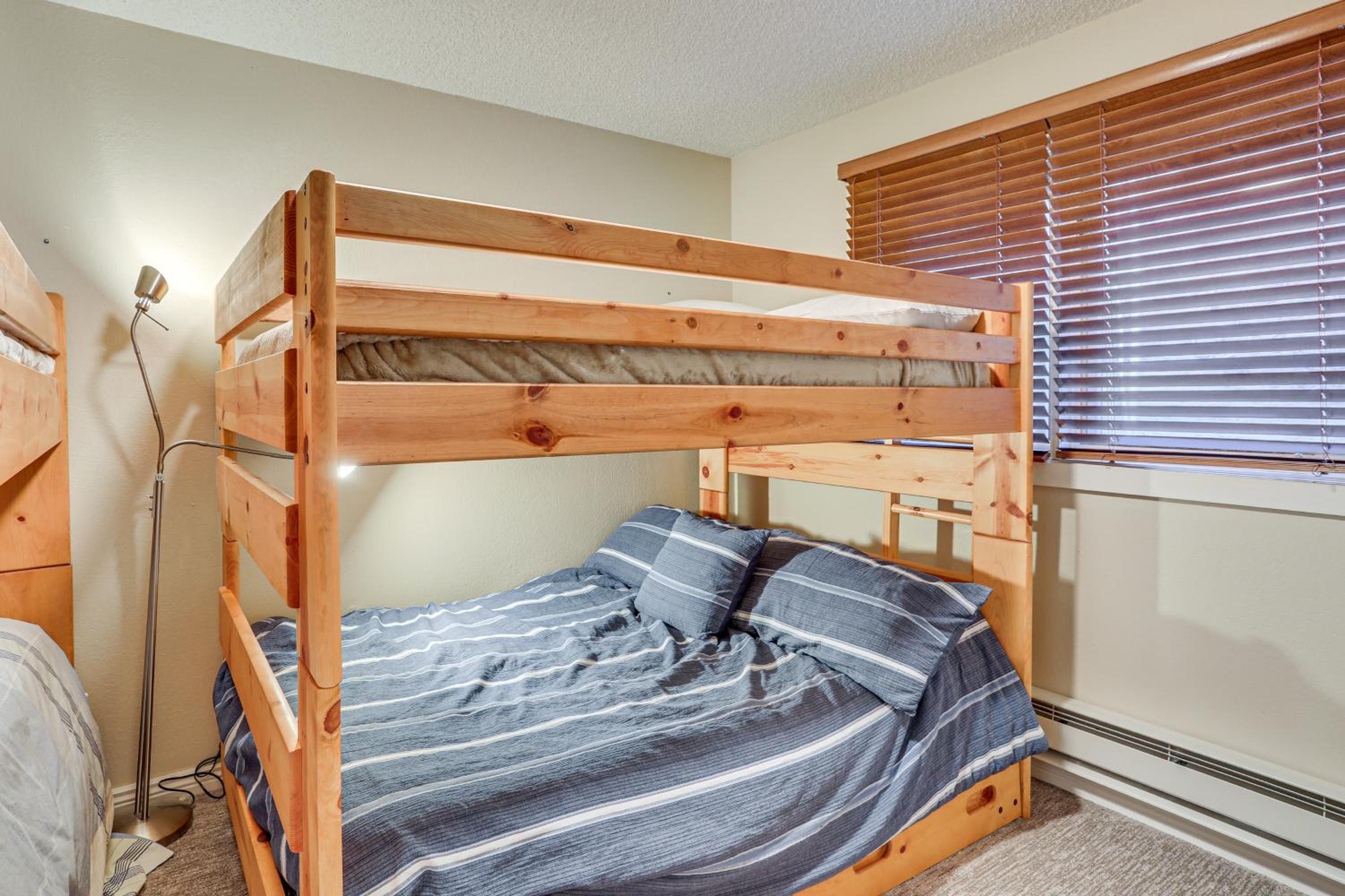 2 Mtn-View Decks! East Vail Unit By Trails and Bus
