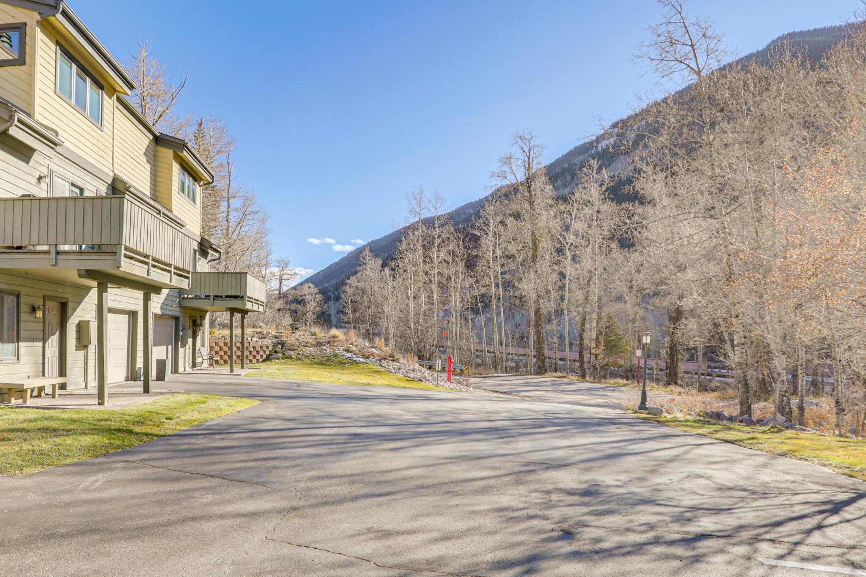 2 Mtn-View Decks! East Vail Unit By Trails and Bus