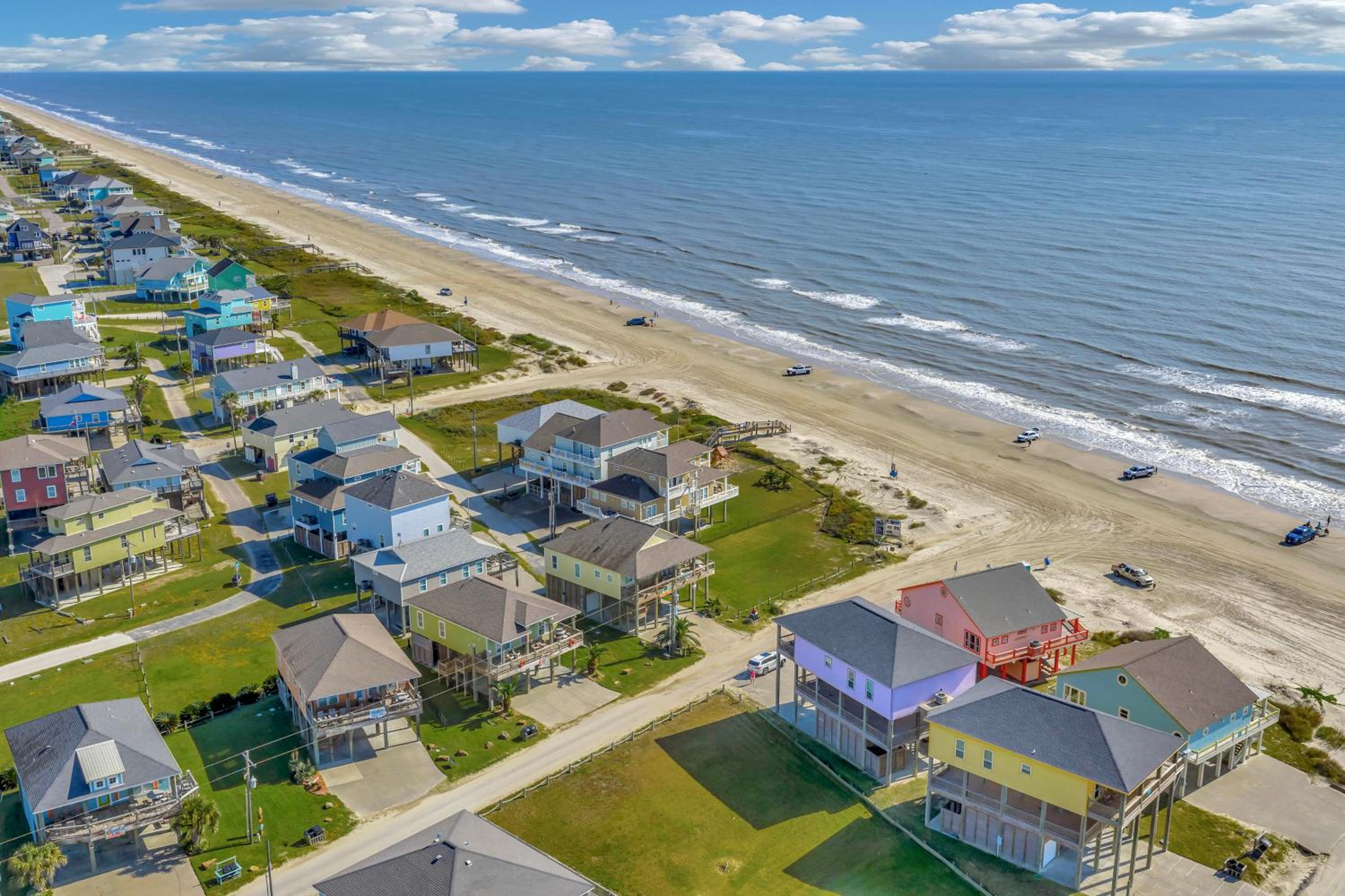 Steps to Shore! Just Beachy Home with Deck and Views