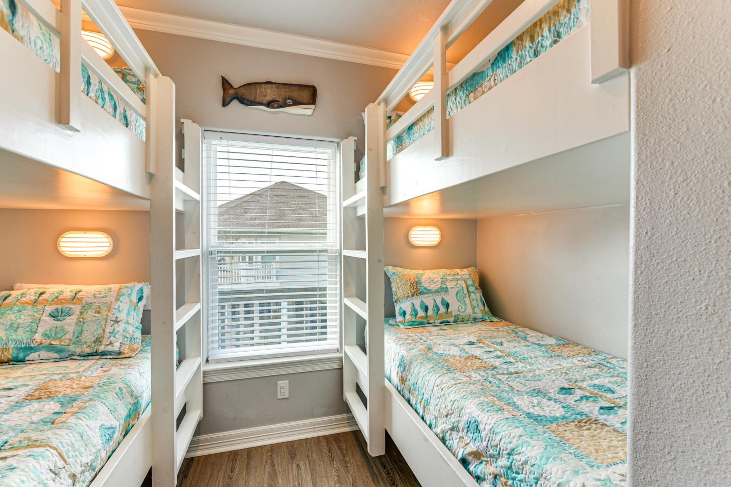 Walk to Shore Crystal Beach Escape with Deck and Bar!