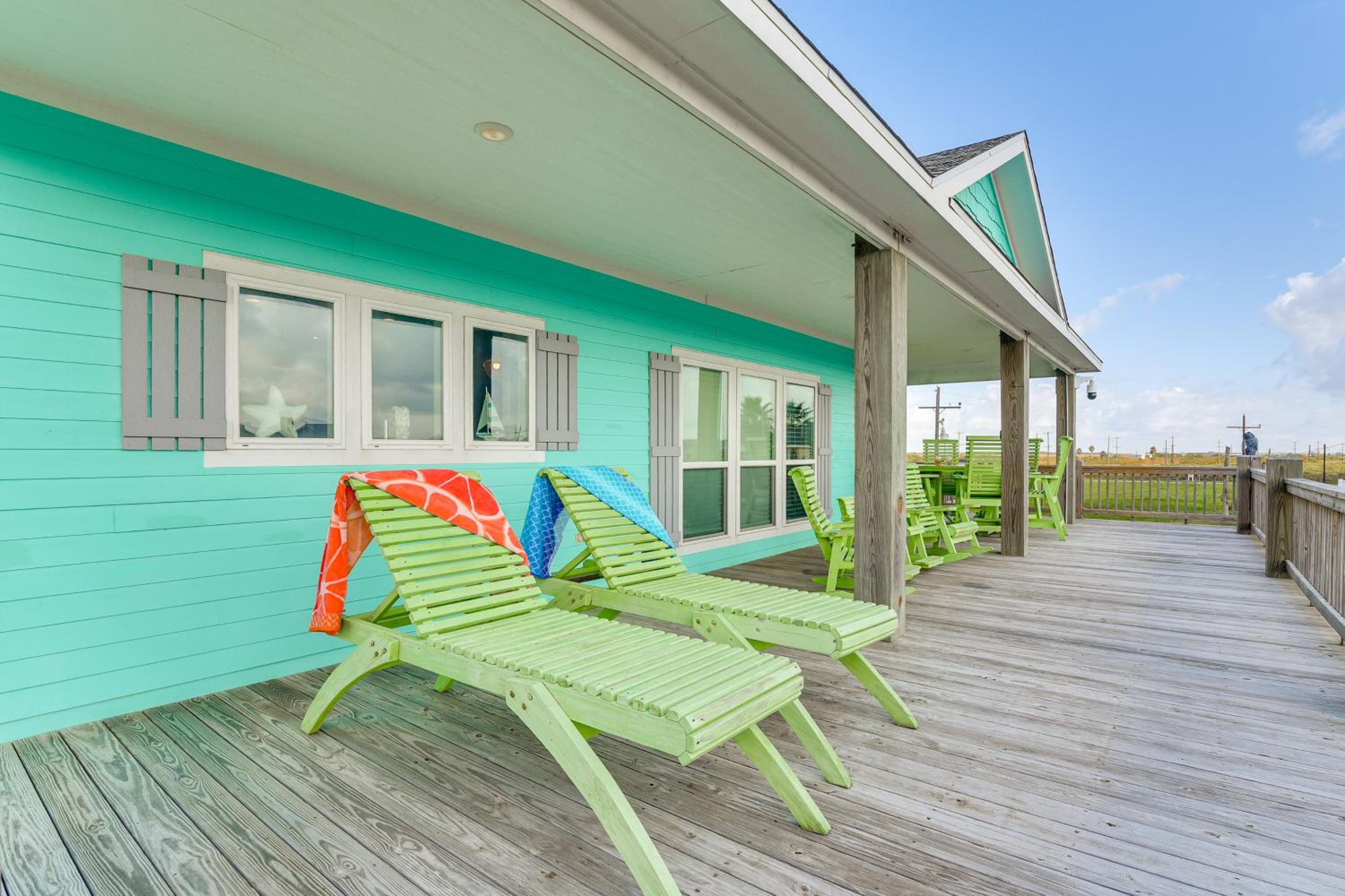 Walk to Shore Crystal Beach Escape with Deck and Bar!