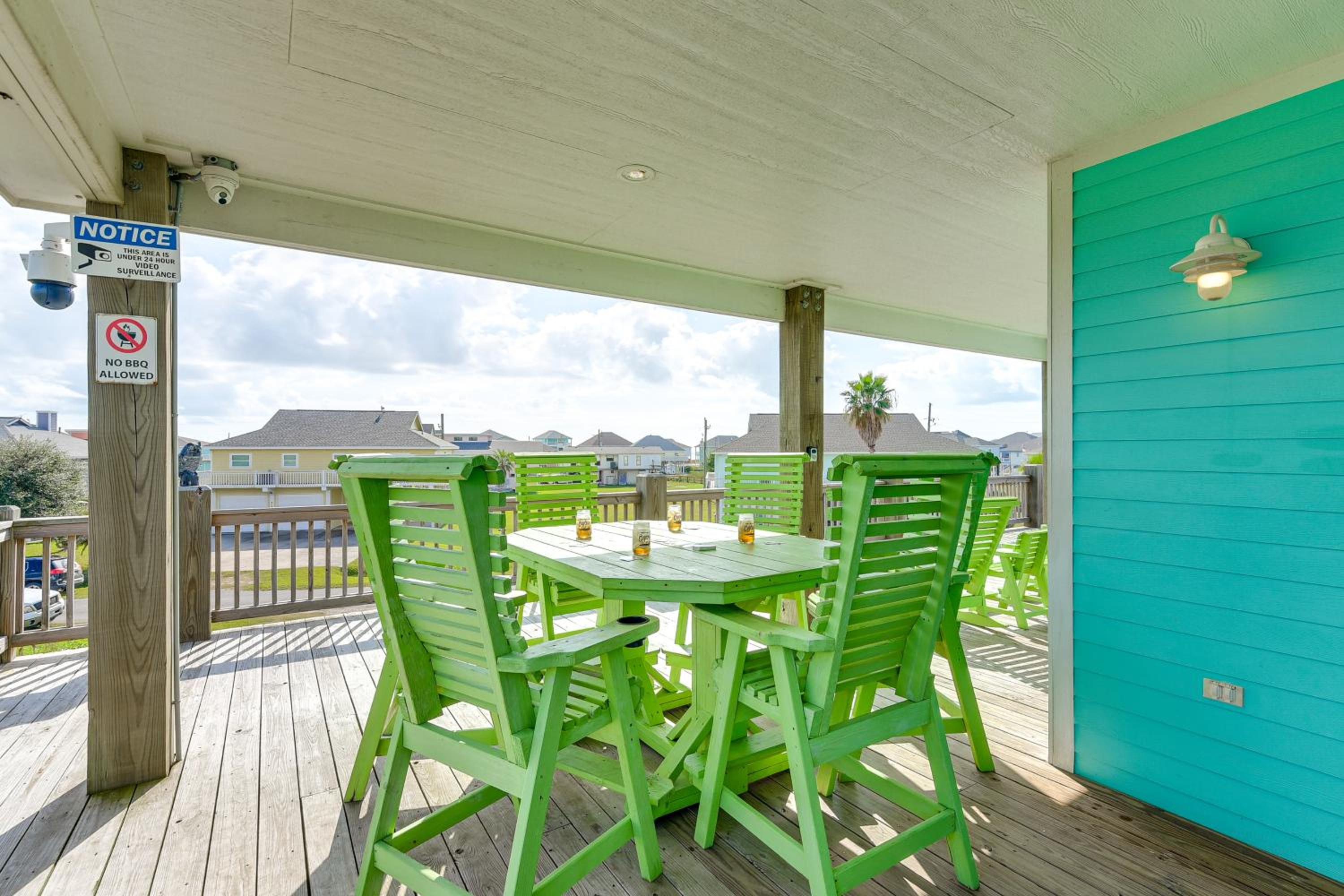 Walk to Shore Crystal Beach Escape with Deck and Bar!