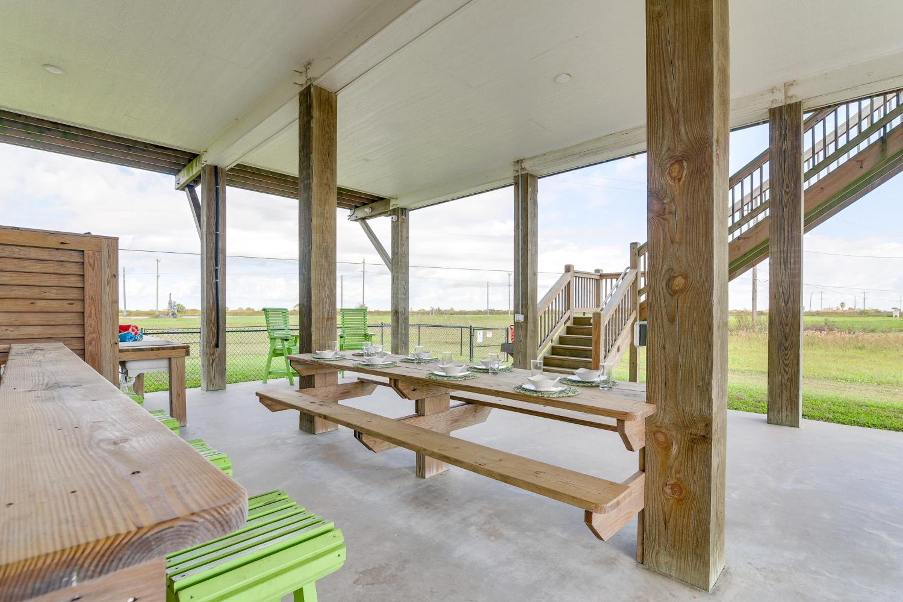 Walk to Shore Crystal Beach Escape with Deck and Bar!