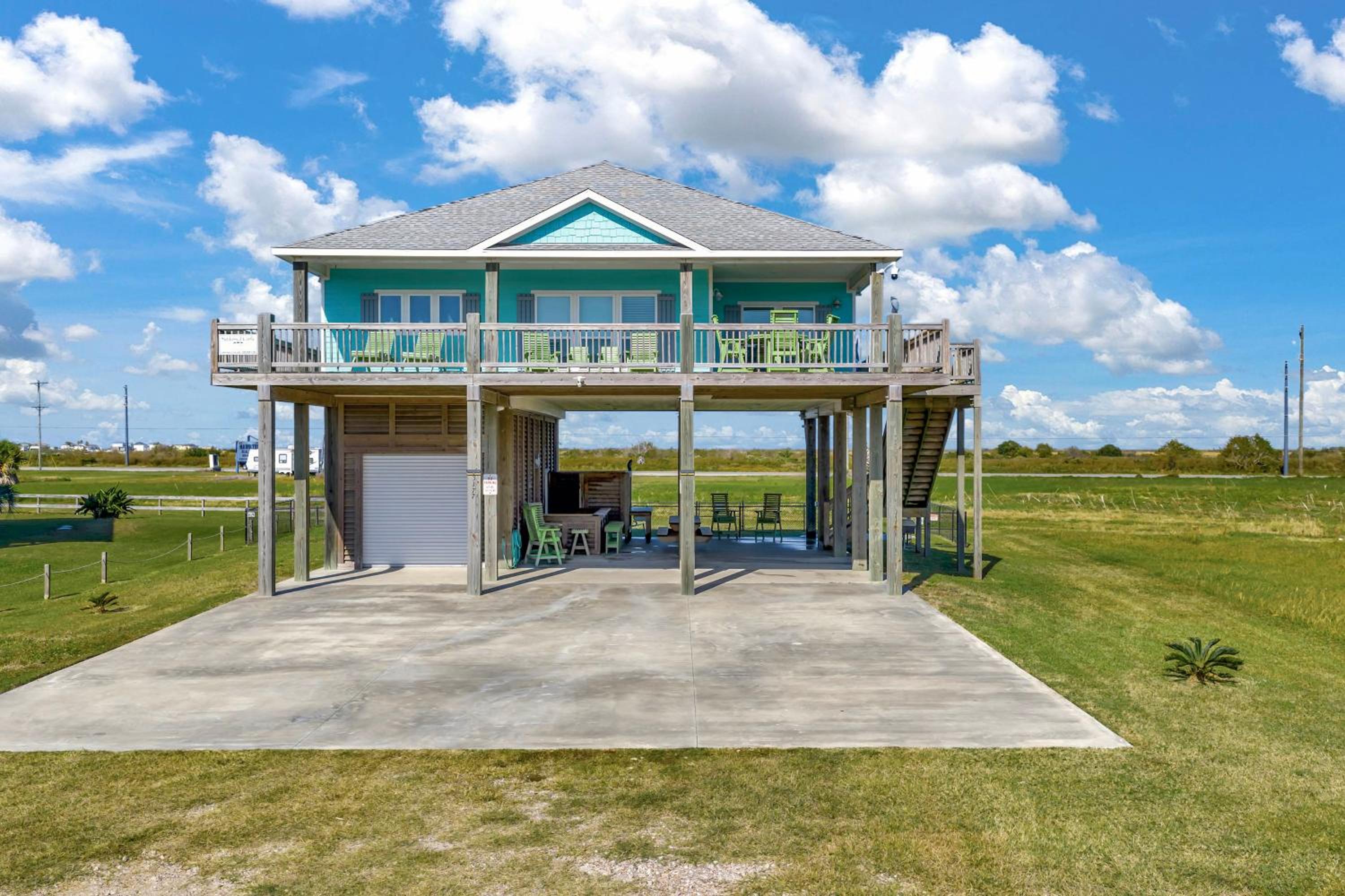 Walk to Shore Crystal Beach Escape with Deck and Bar!