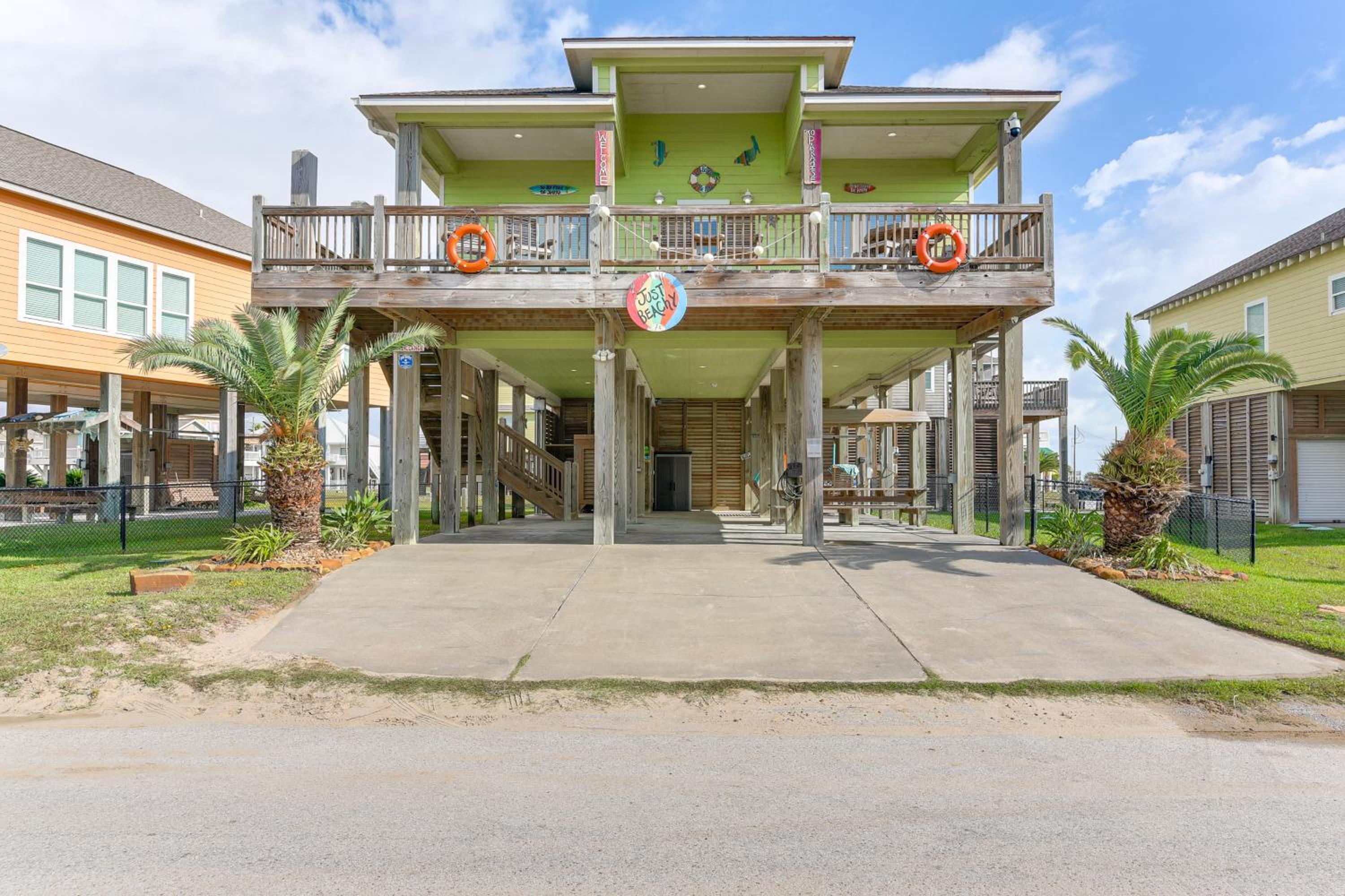 Steps to Shore! Just Beachy Home with Deck and Views