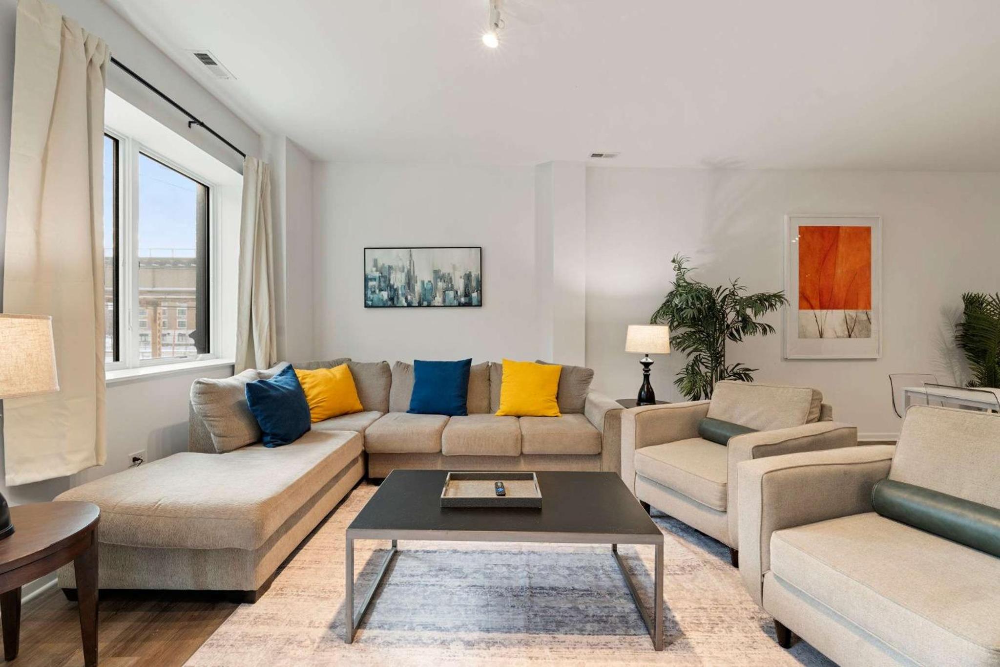 Modern 3BR Near McCormick & South Loop