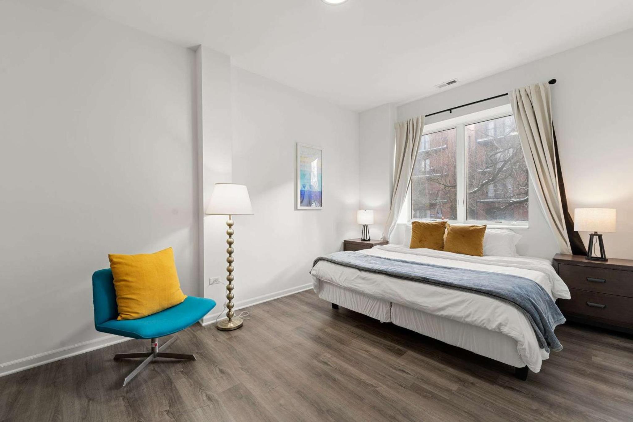 Modern 3BR Near McCormick & South Loop