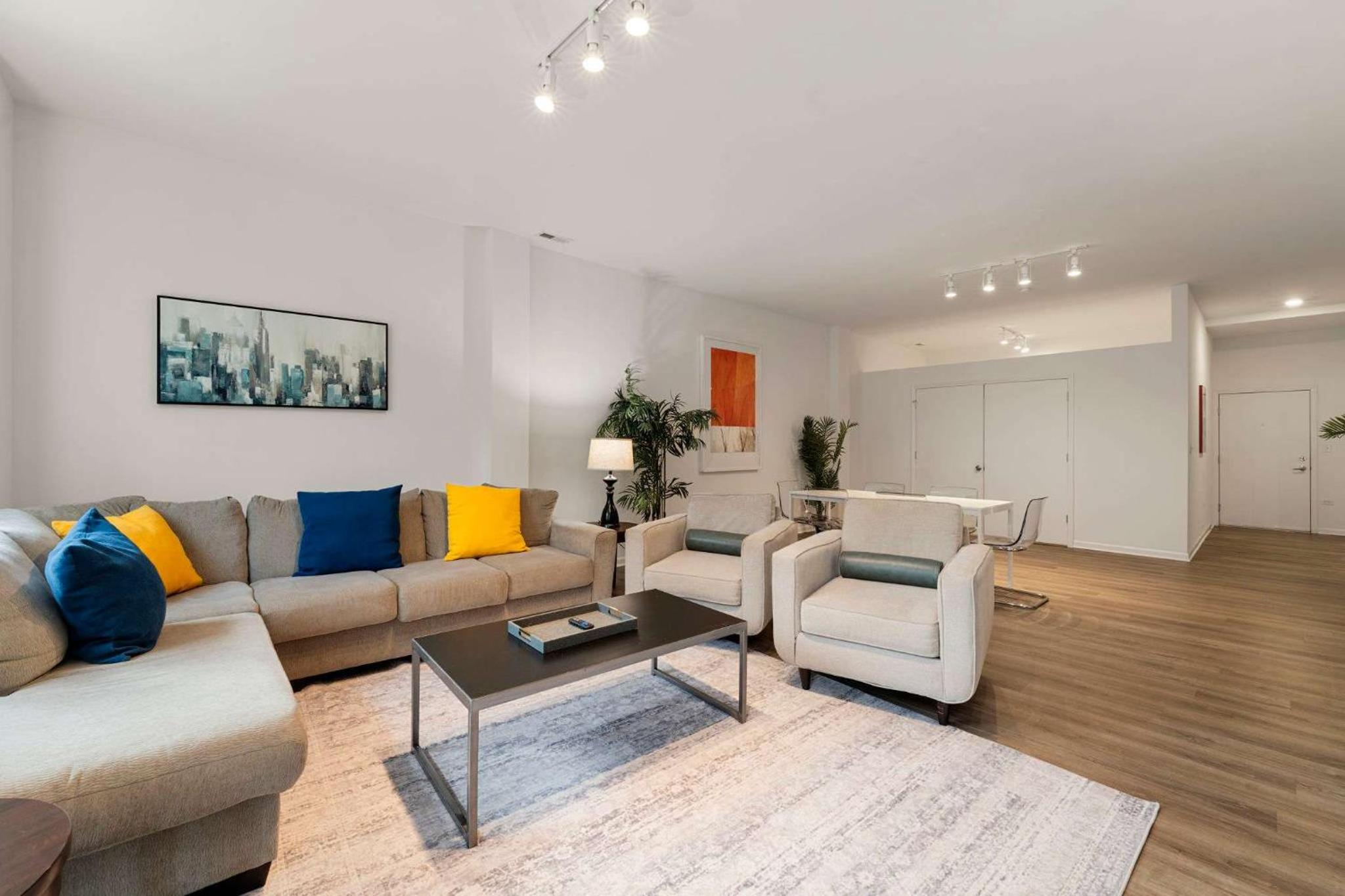 Modern 3BR Near McCormick & South Loop
