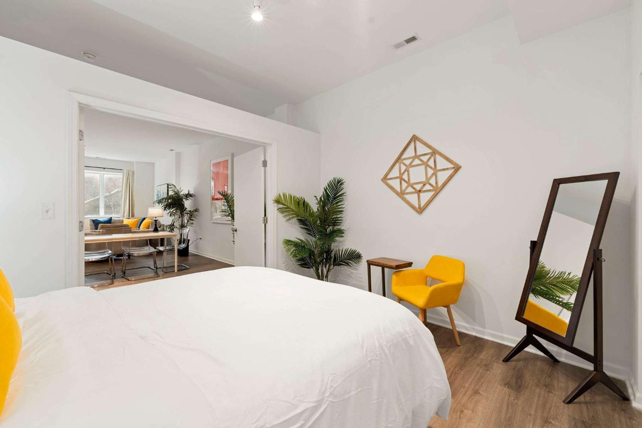Modern 3BR Near McCormick & South Loop