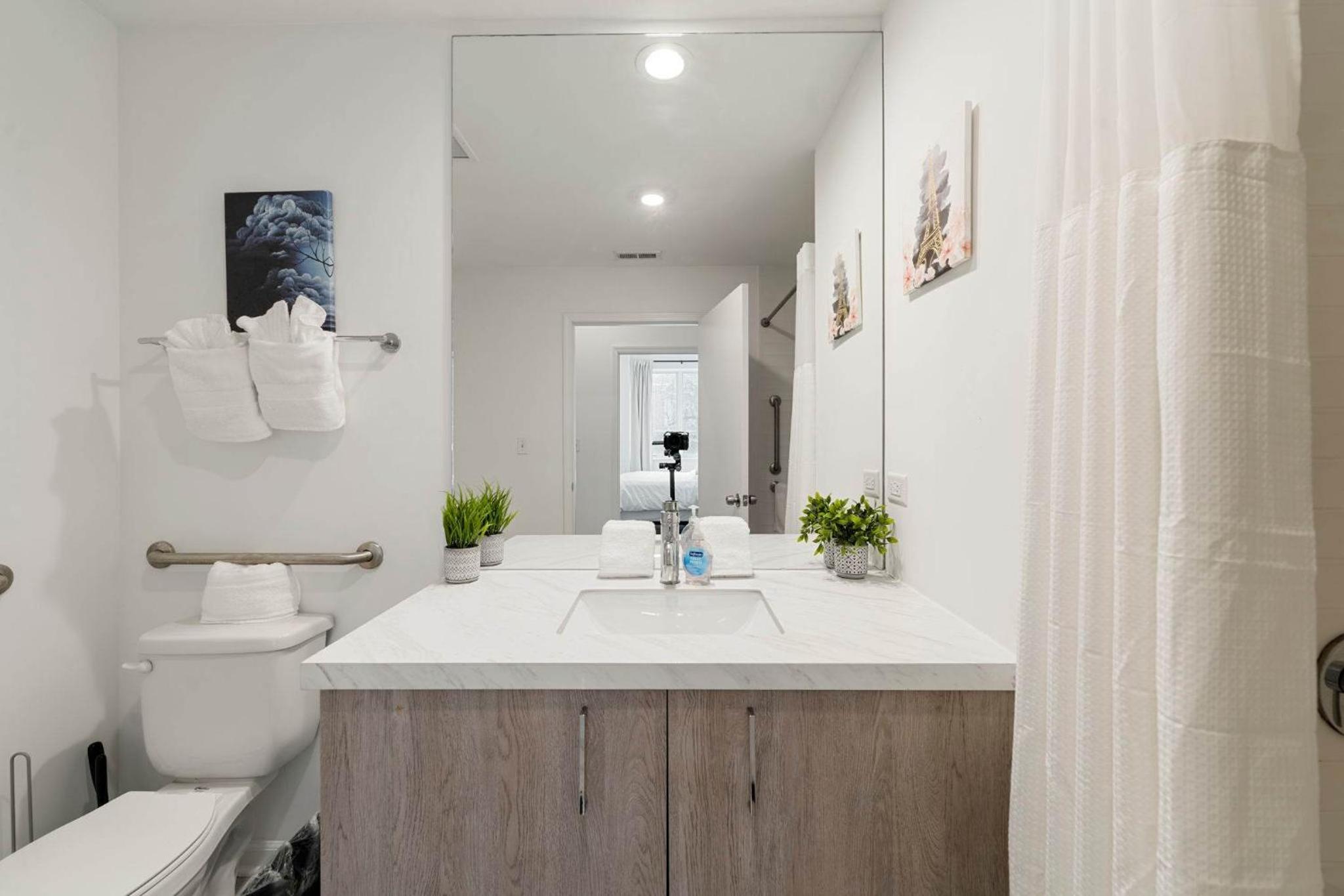 Modern 3BR Near McCormick & South Loop