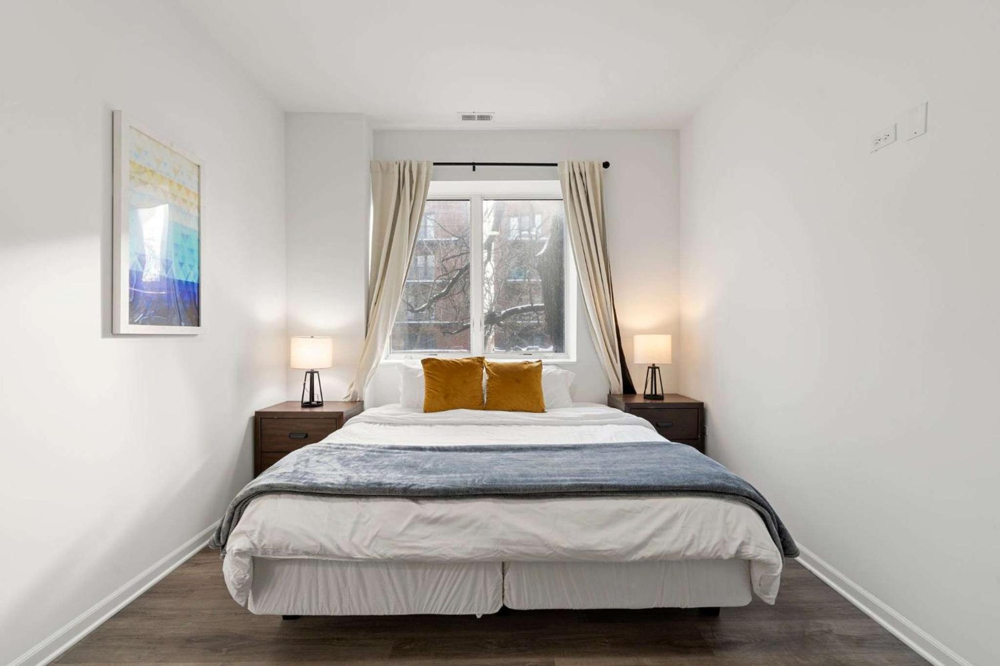 Modern 3BR Near McCormick & South Loop