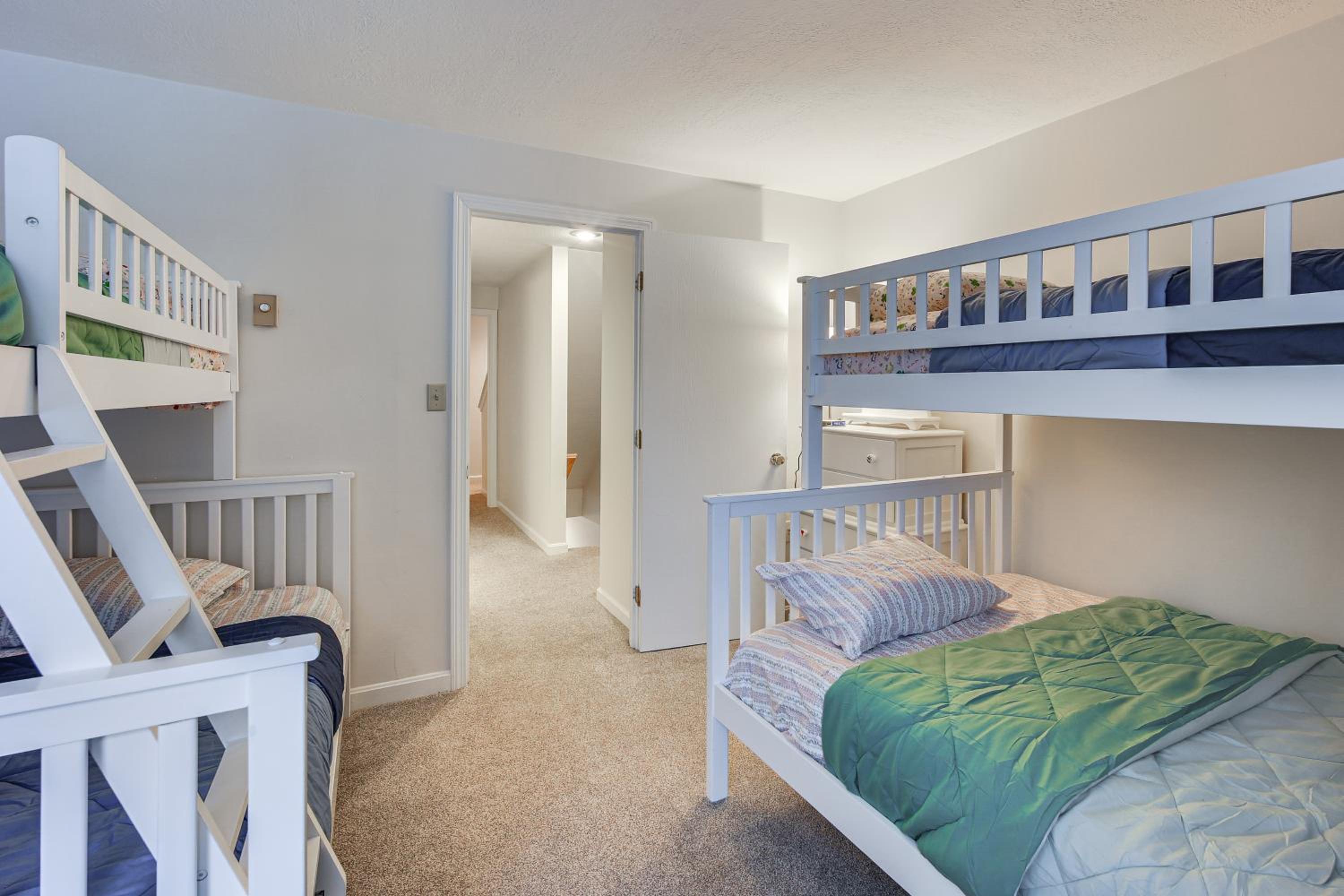 5 Mi to Loon Mountain Resort! Family Townhome