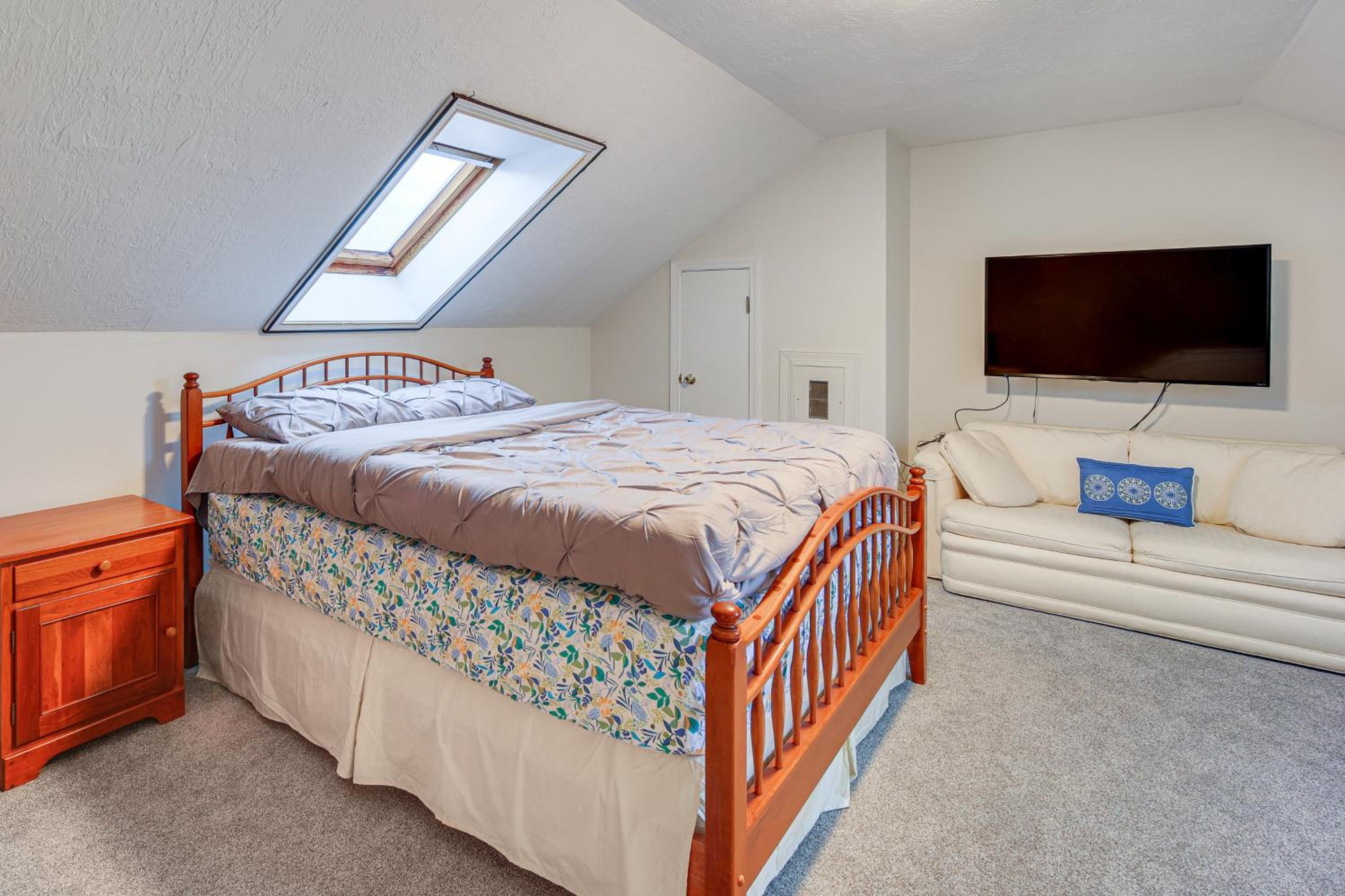 5 Mi to Loon Mountain Resort! Family Townhome