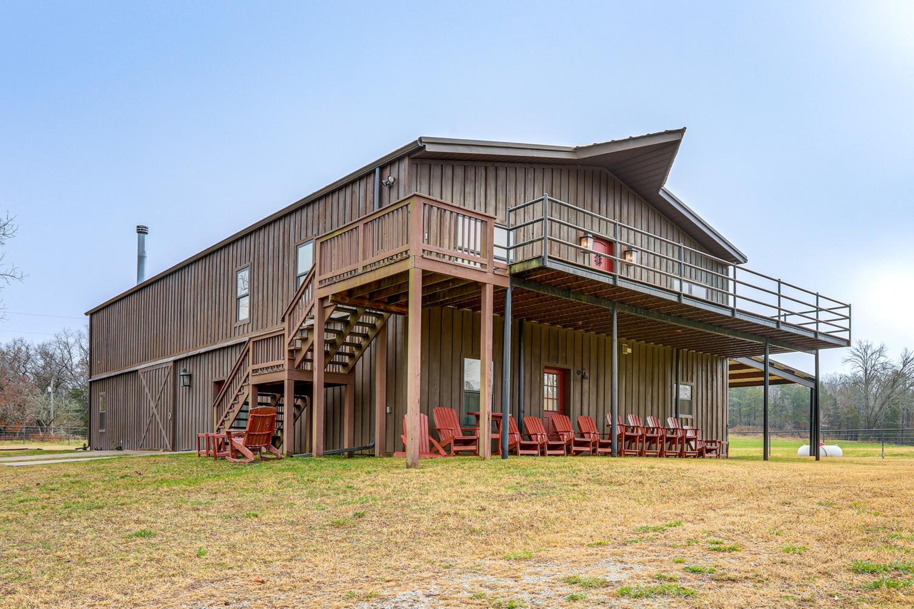 4,800-Sq-Ft Cabin with Creek Access in Caulfield