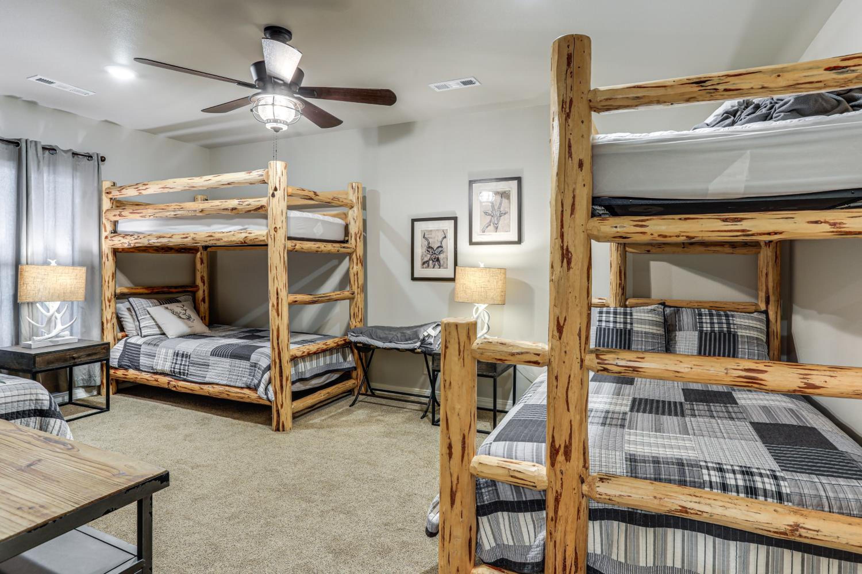4,800-Sq-Ft Cabin with Creek Access in Caulfield