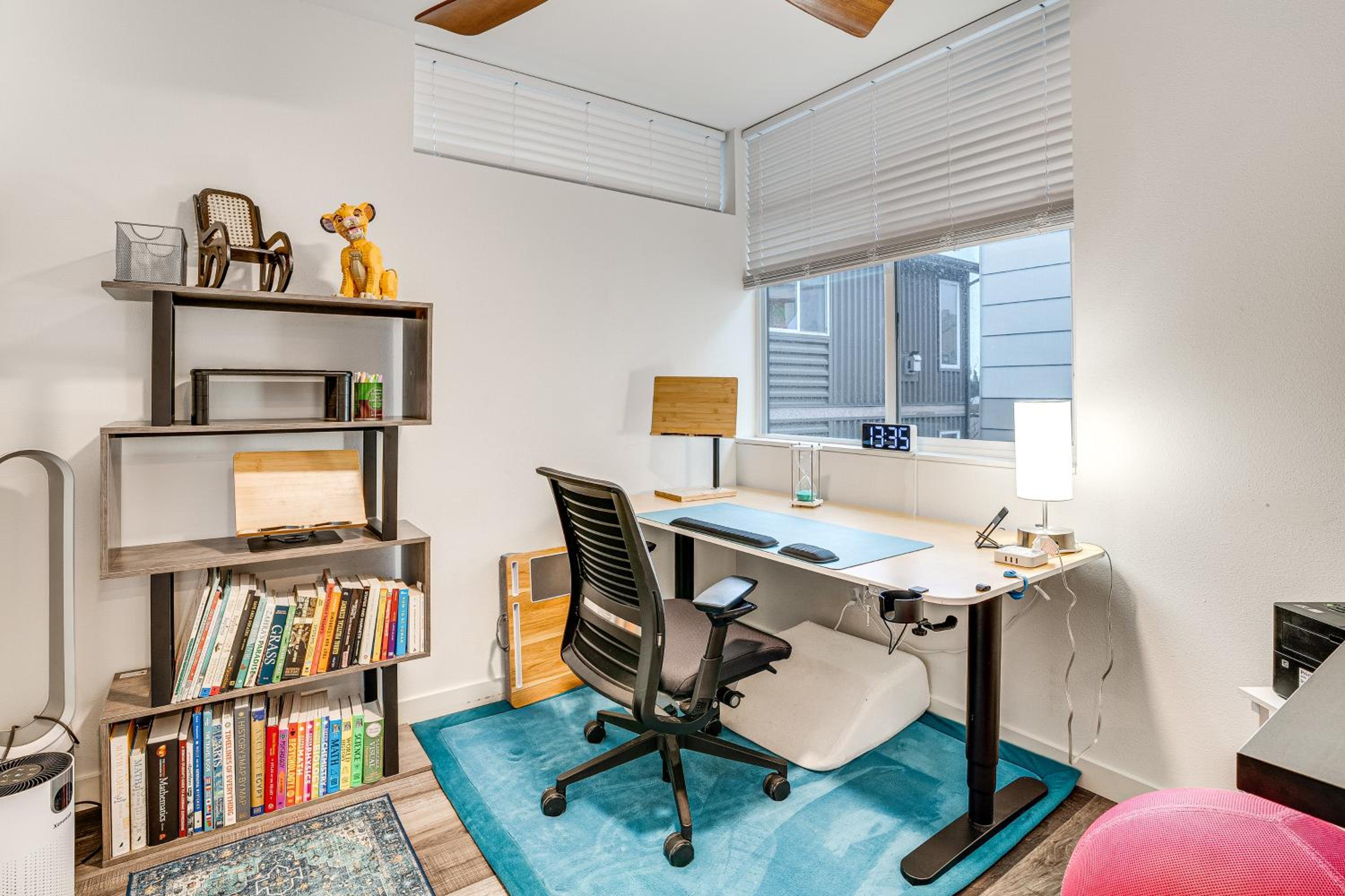 Walk to Seattle University Centrally Located Gem