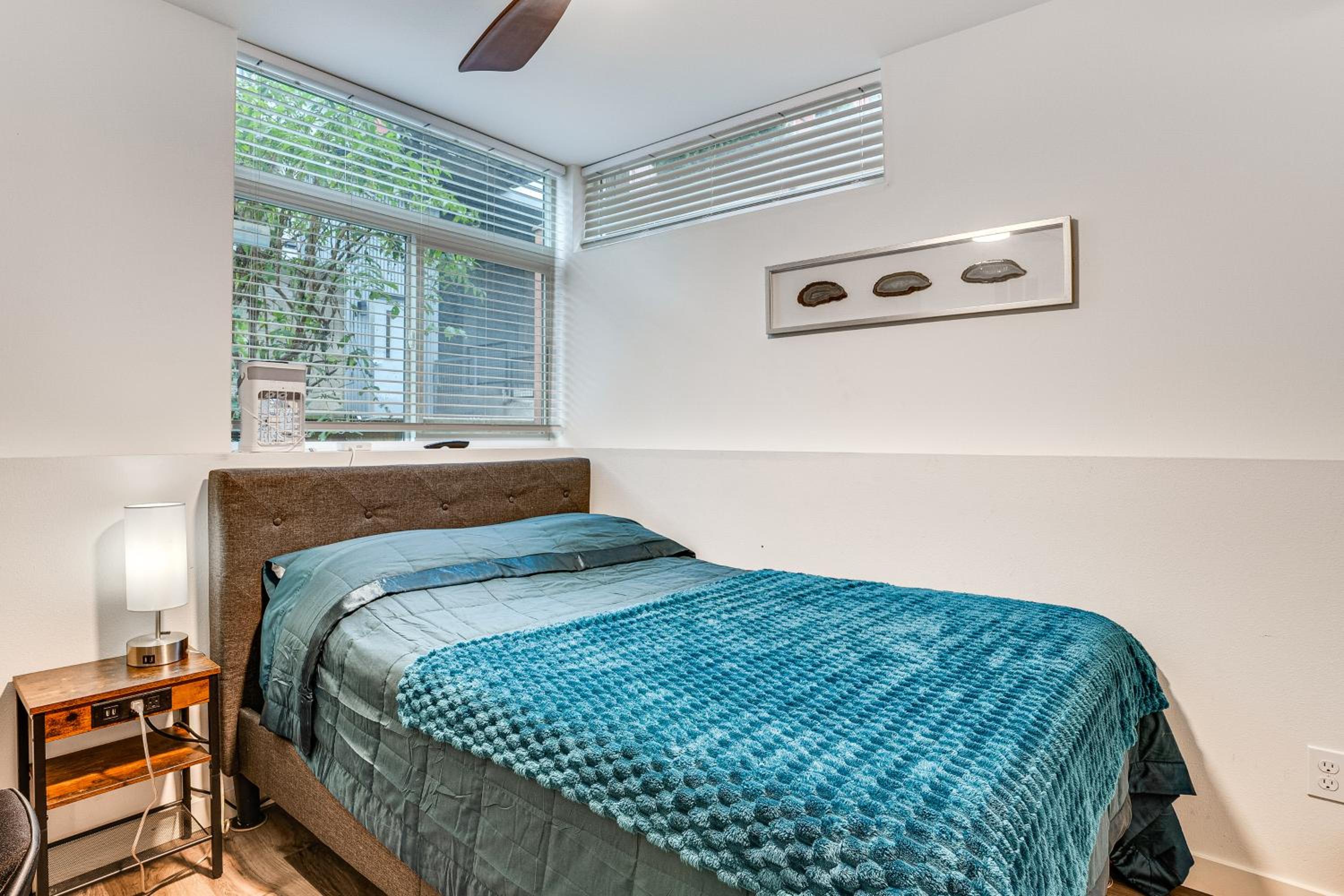 Walk to Seattle University Centrally Located Gem