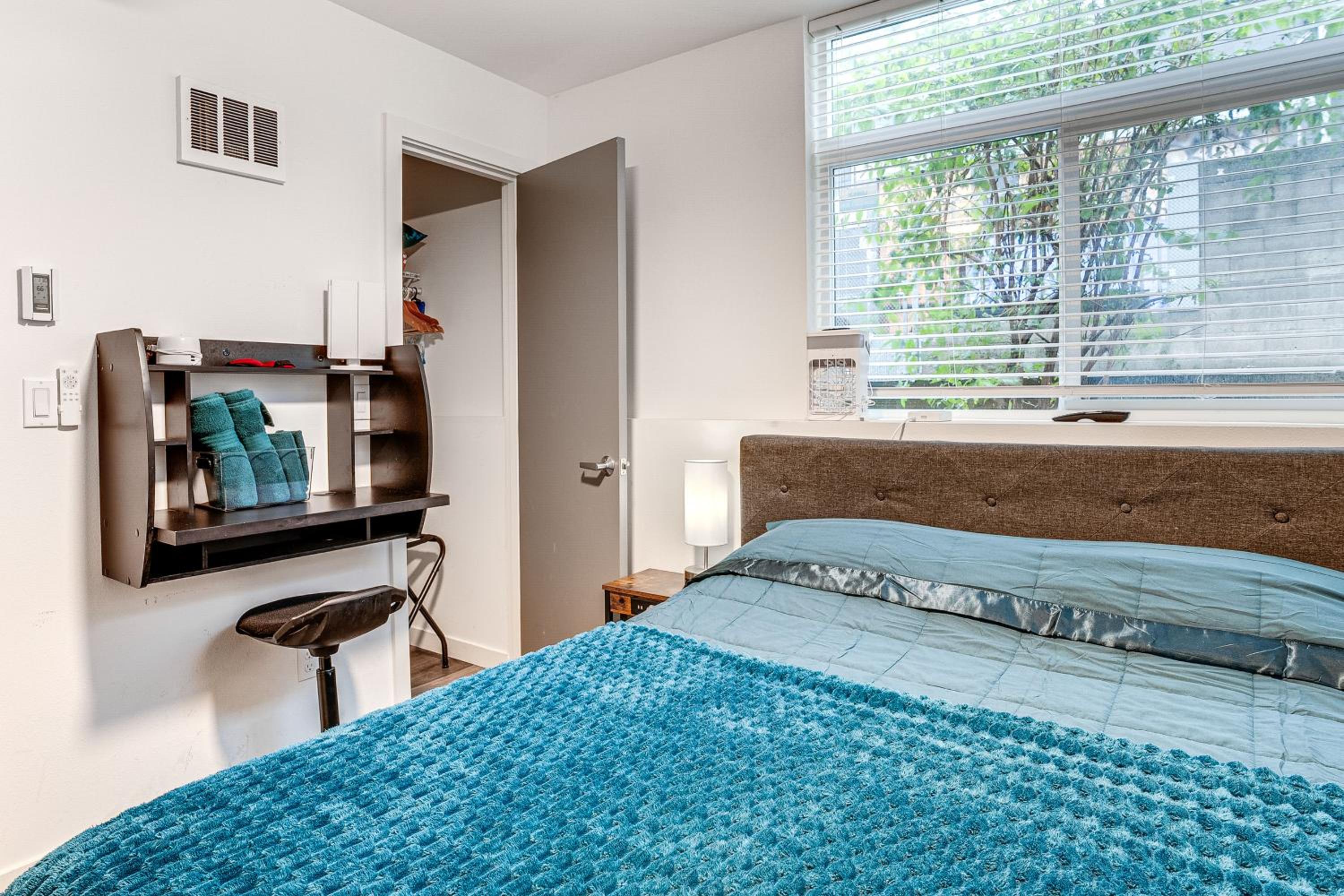 Walk to Seattle University Centrally Located Gem