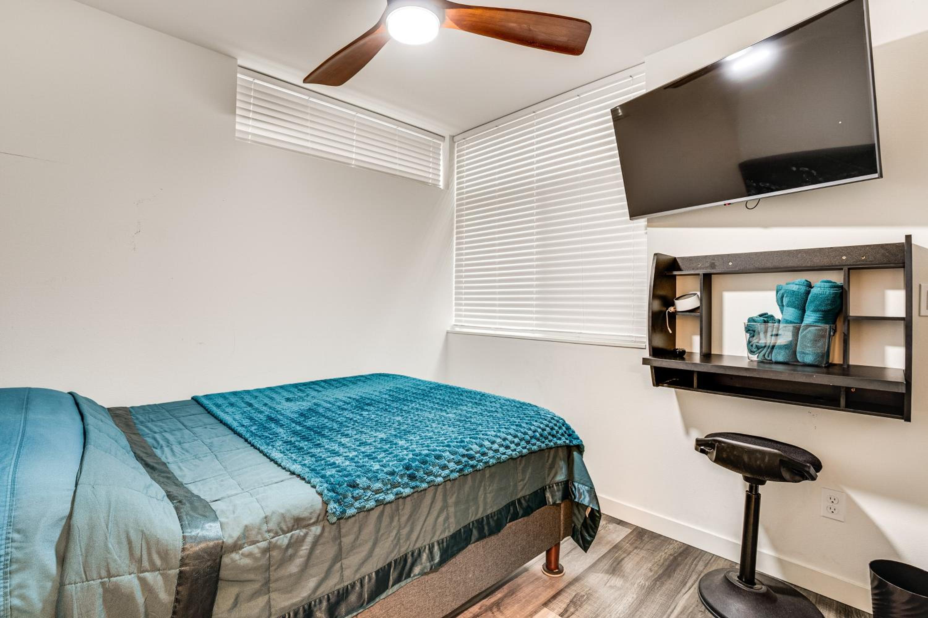 Walk to Seattle University Centrally Located Gem