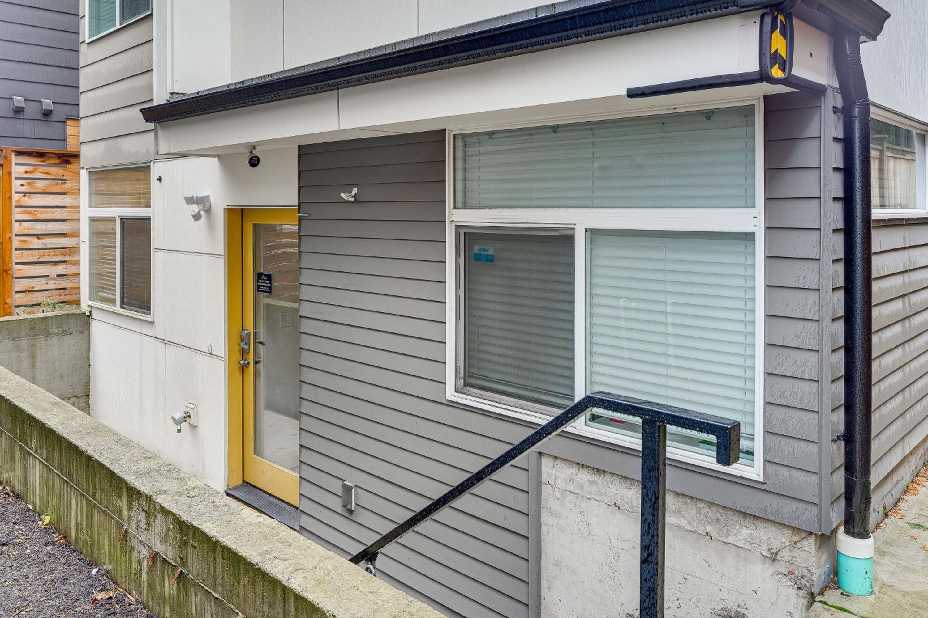 Walk to Seattle University Centrally Located Gem