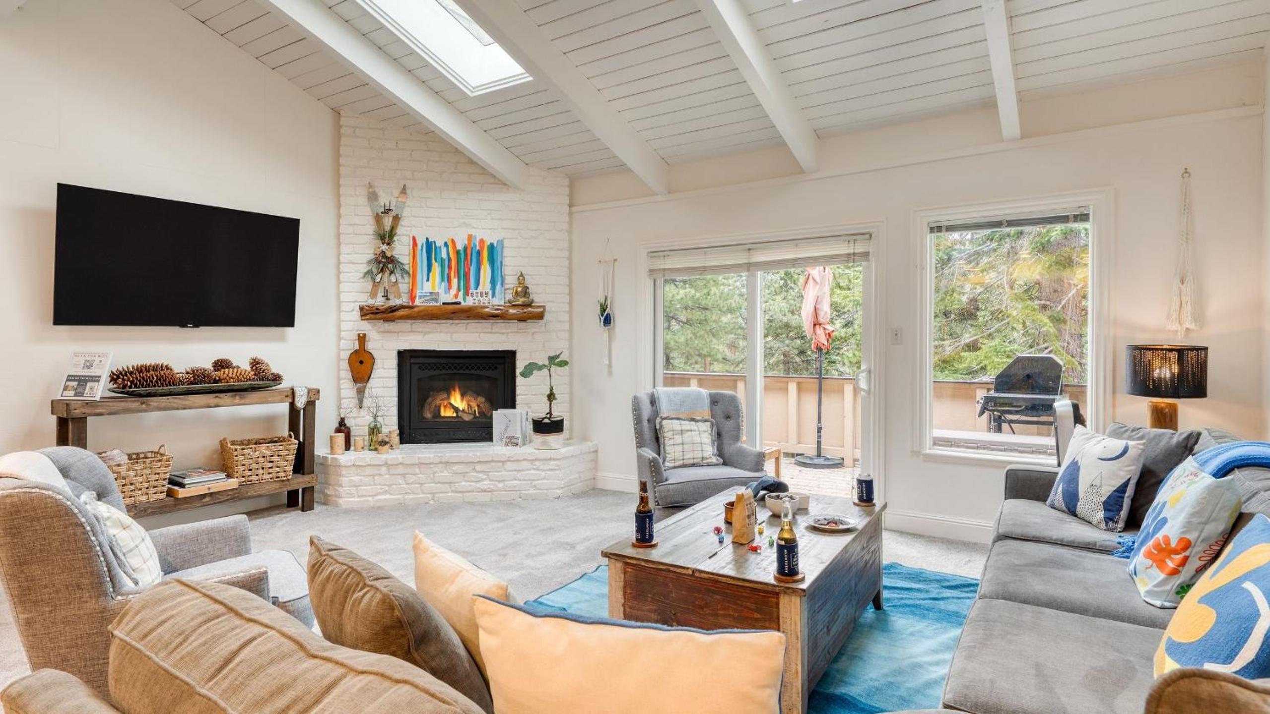 2 Homes Near Lake Tahoe Diamond Peak Mt. Rose Skiing Tahoe Dreamin Sky Way by AvantStay