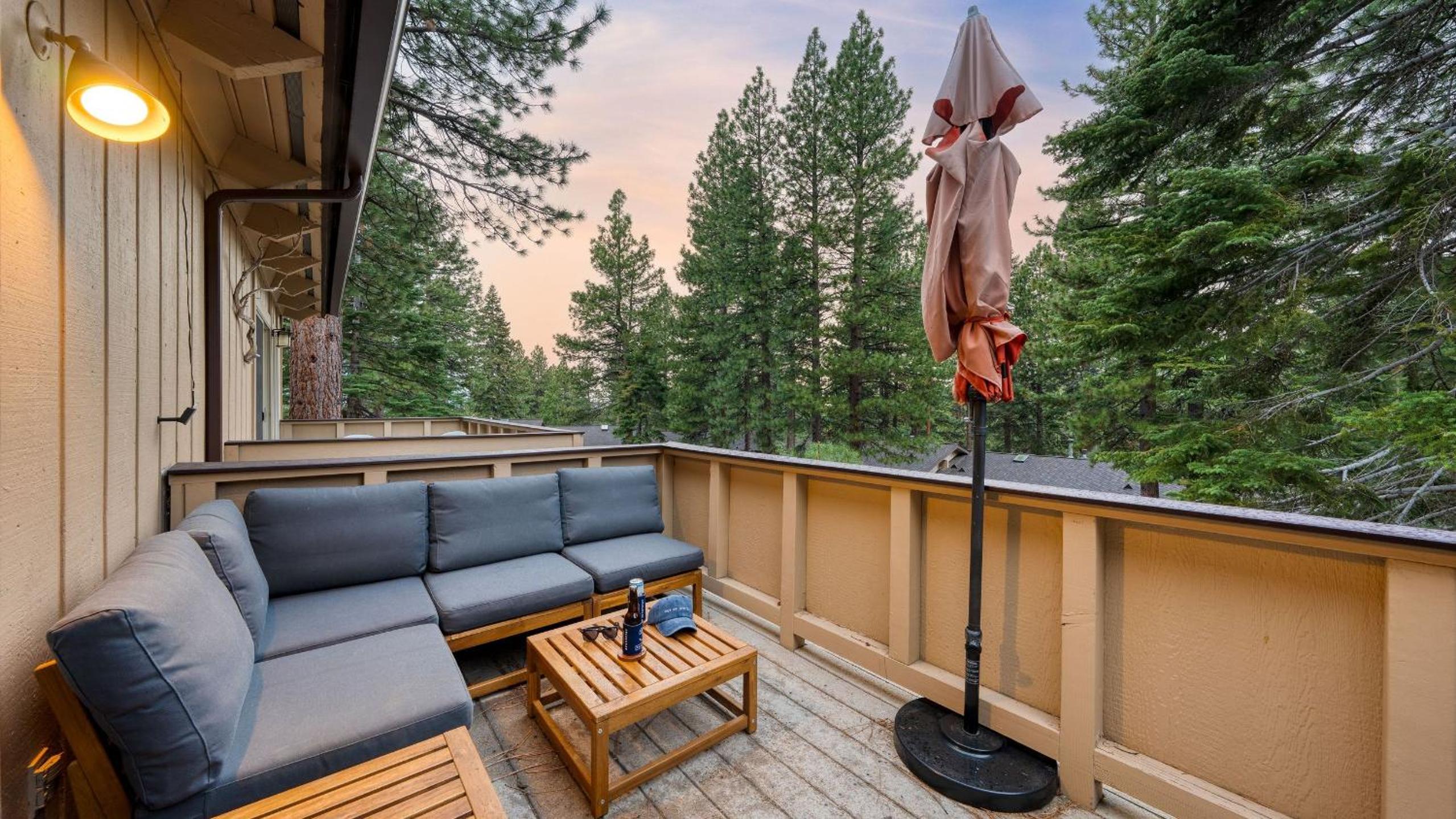 2 Homes Near Lake Tahoe Diamond Peak Mt. Rose Skiing Tahoe Dreamin Sky Way by AvantStay