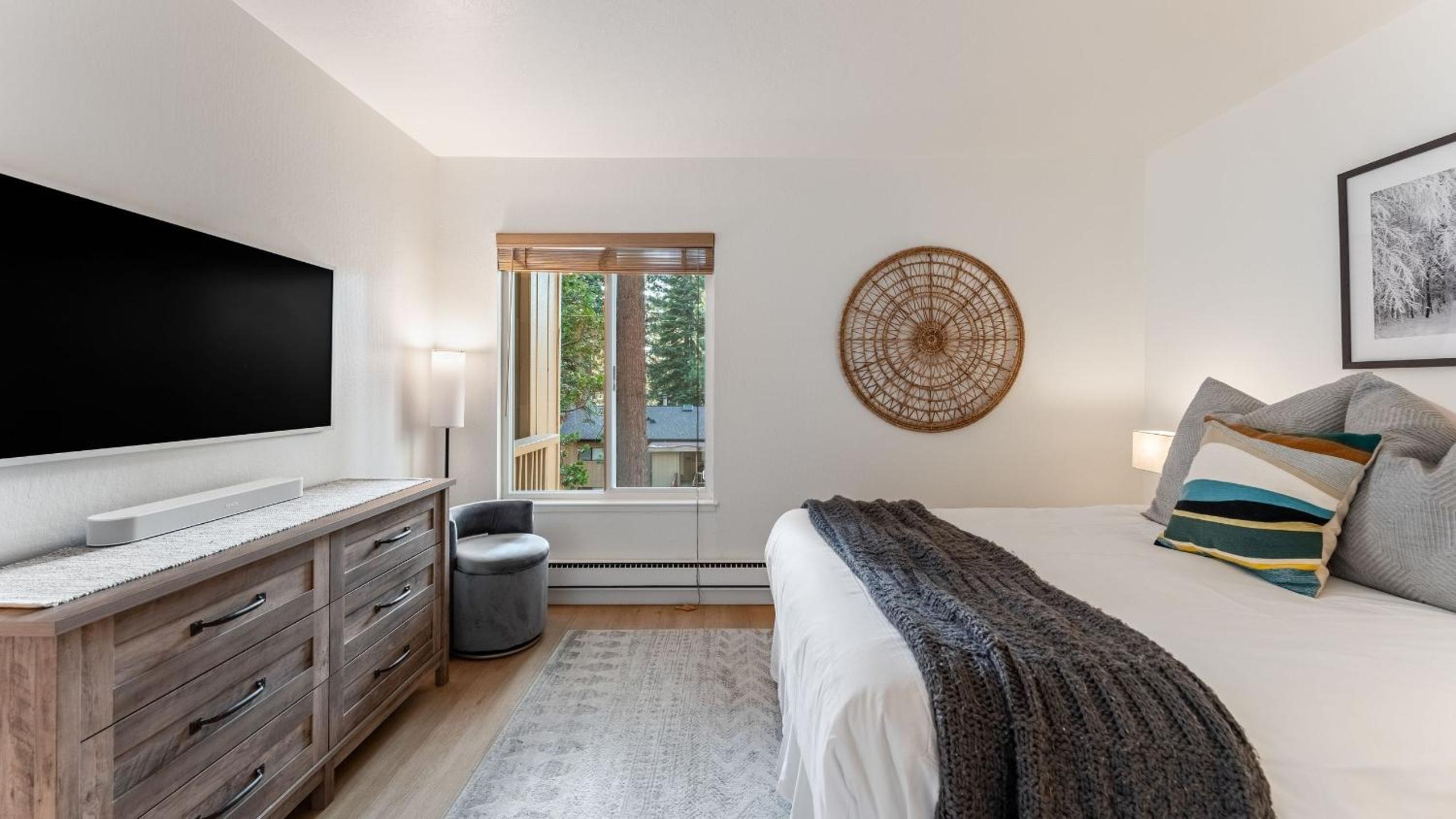 2 Homes Near Lake Tahoe Diamond Peak Mt. Rose Skiing Tahoe Dreamin Sky Way by AvantStay