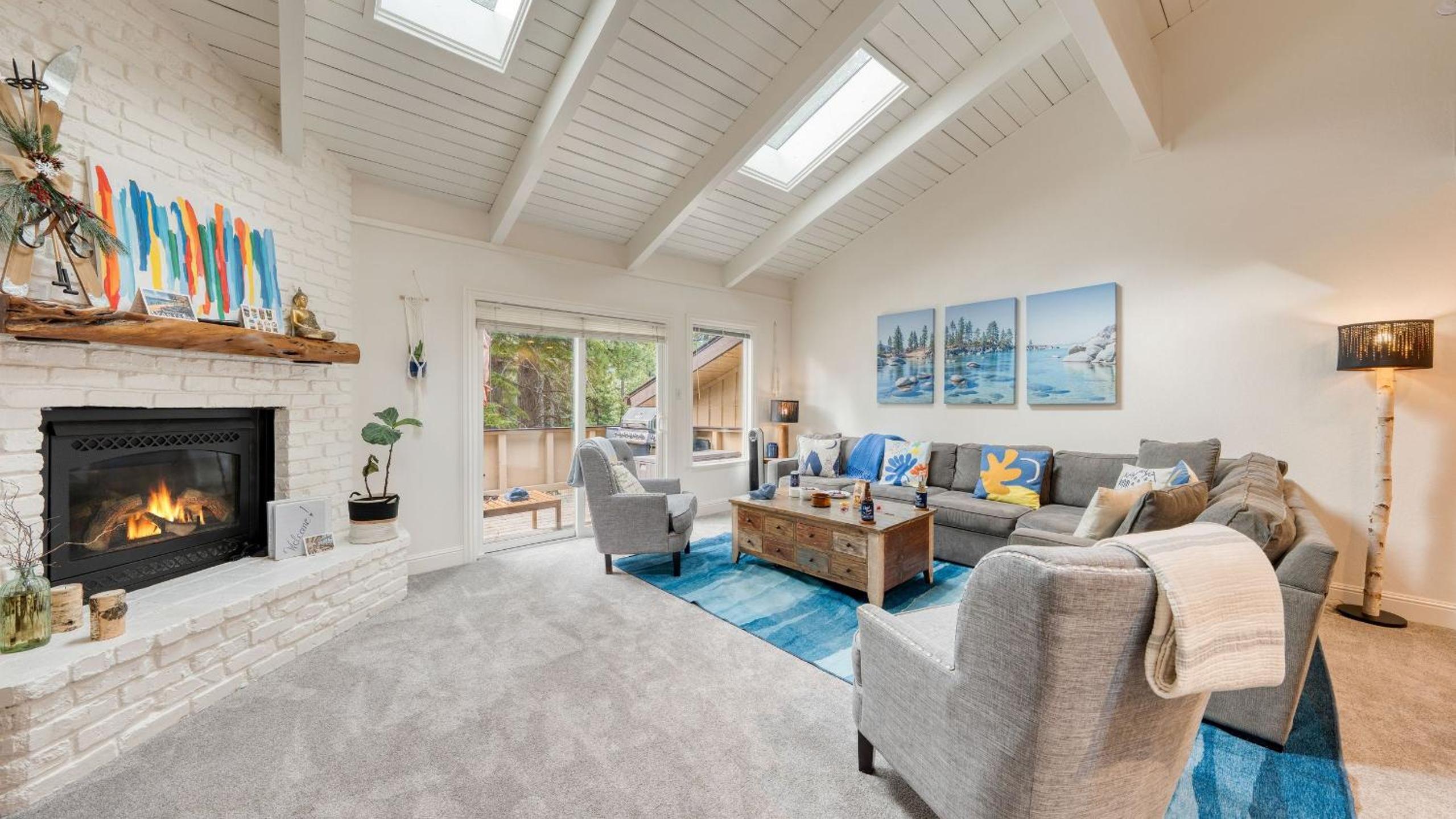 2 Homes Near Lake Tahoe Diamond Peak Mt. Rose Skiing Tahoe Dreamin Sky Way by AvantStay