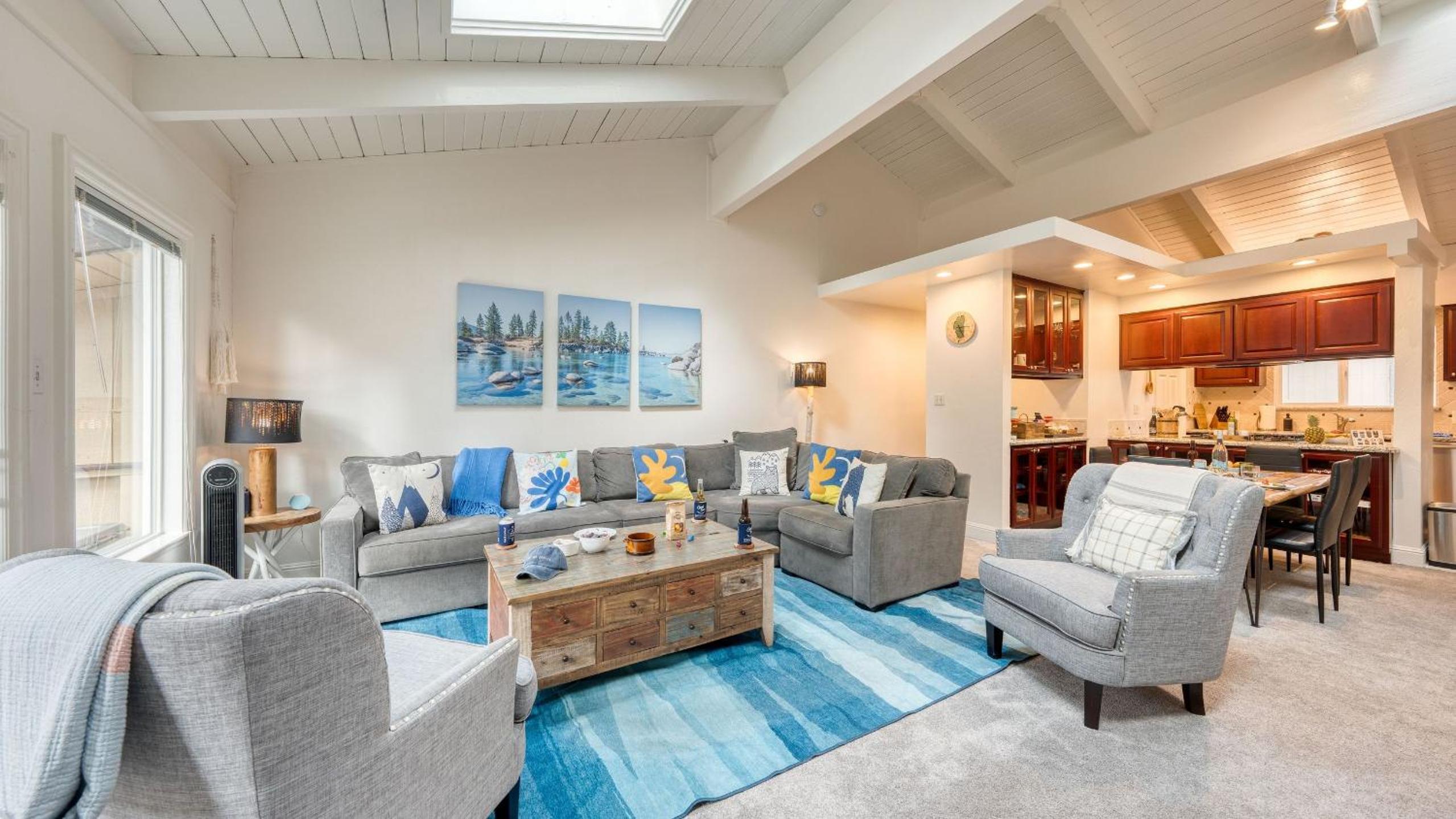2 Homes Near Lake Tahoe Diamond Peak Mt. Rose Skiing Tahoe Dreamin Sky Way by AvantStay
