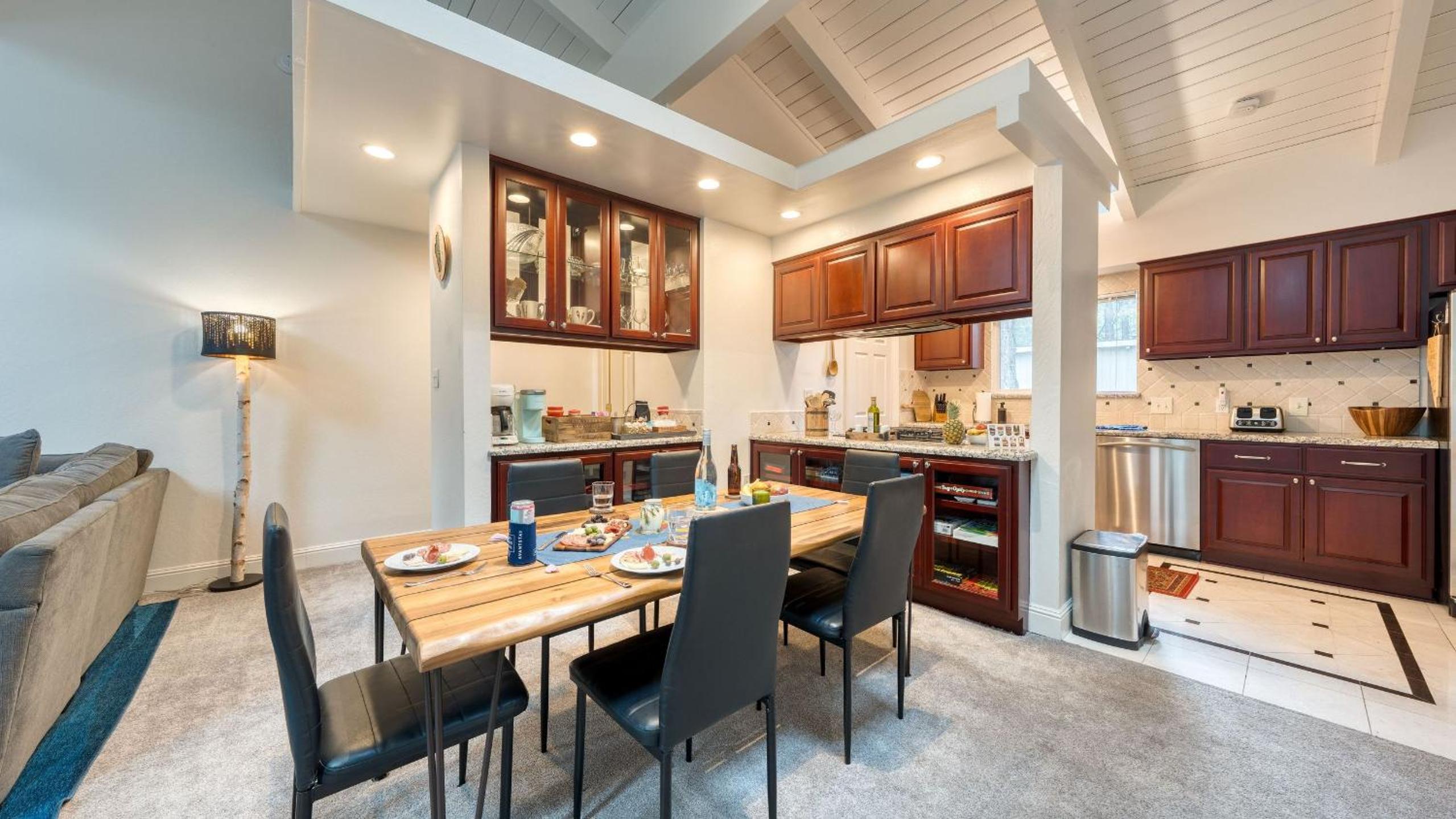 2 Homes Near Lake Tahoe Diamond Peak Mt. Rose Skiing Tahoe Dreamin Sky Way by AvantStay