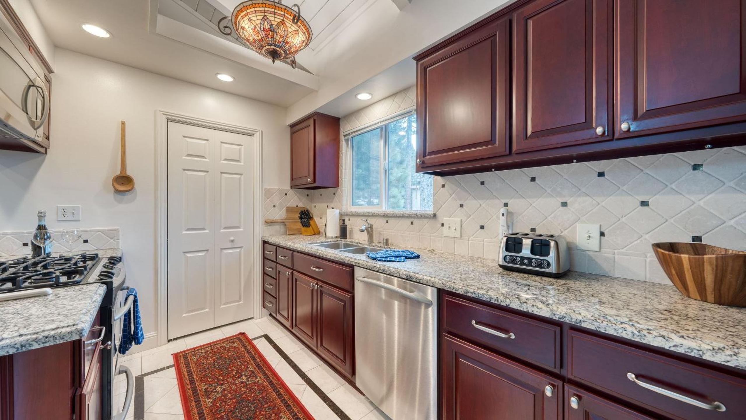 2 Homes Near Lake Tahoe Diamond Peak Mt. Rose Skiing Tahoe Dreamin Sky Way by AvantStay