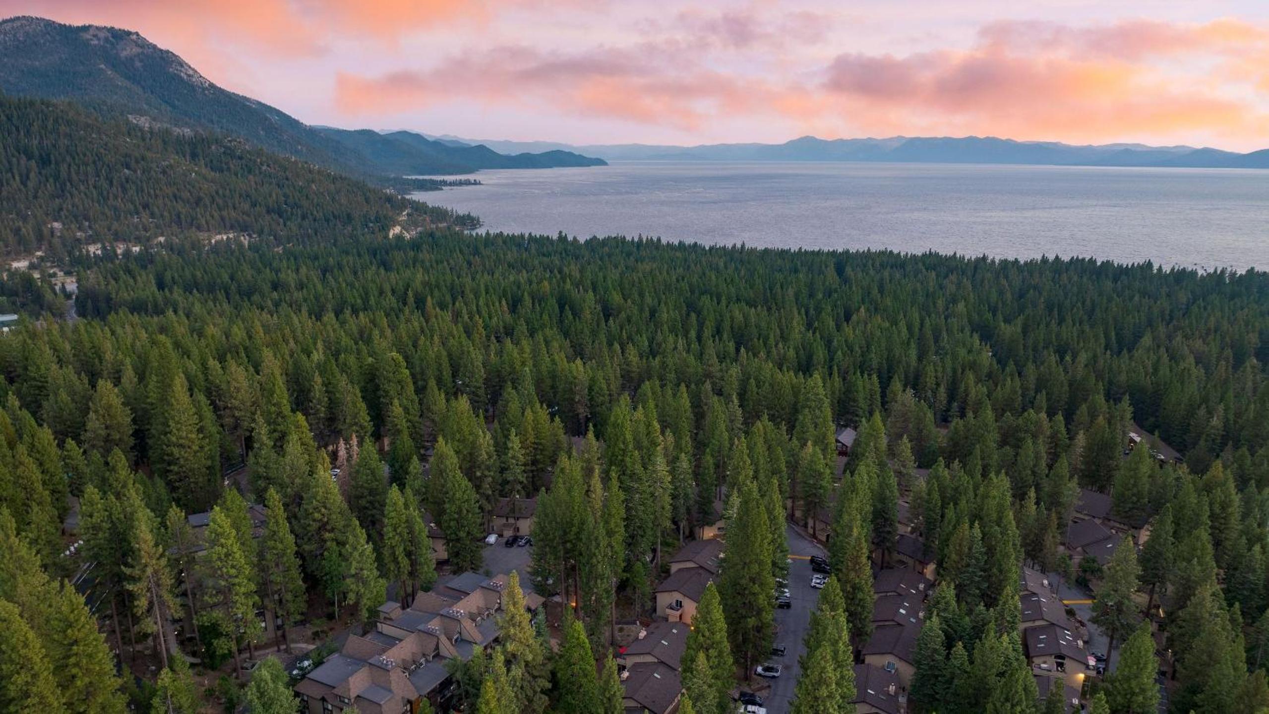 2 Homes Near Lake Tahoe Diamond Peak Mt. Rose Skiing Tahoe Dreamin Sky Way by AvantStay