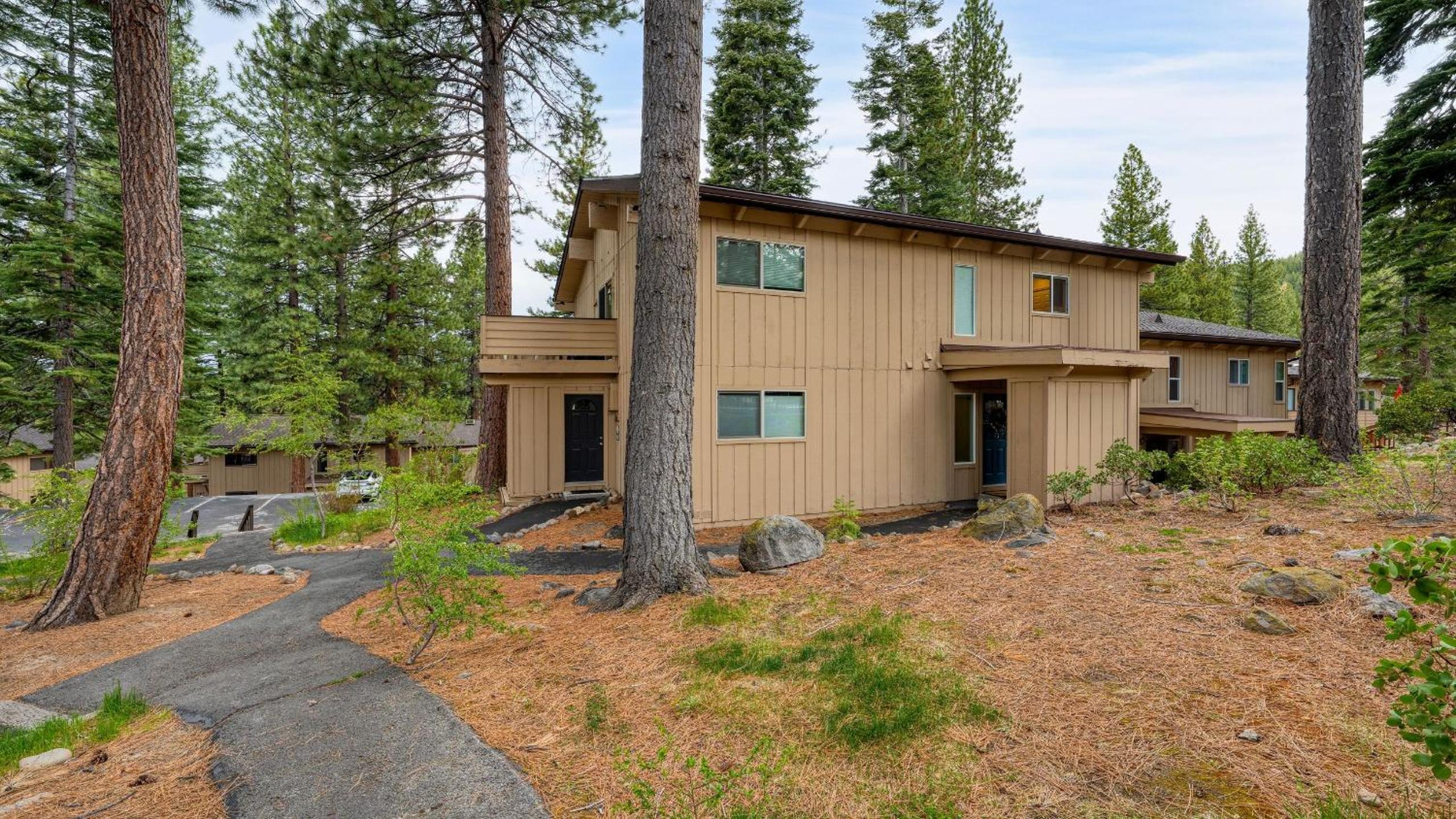 2 Homes Near Lake Tahoe Diamond Peak Mt. Rose Skiing Tahoe Dreamin Sky Way by AvantStay