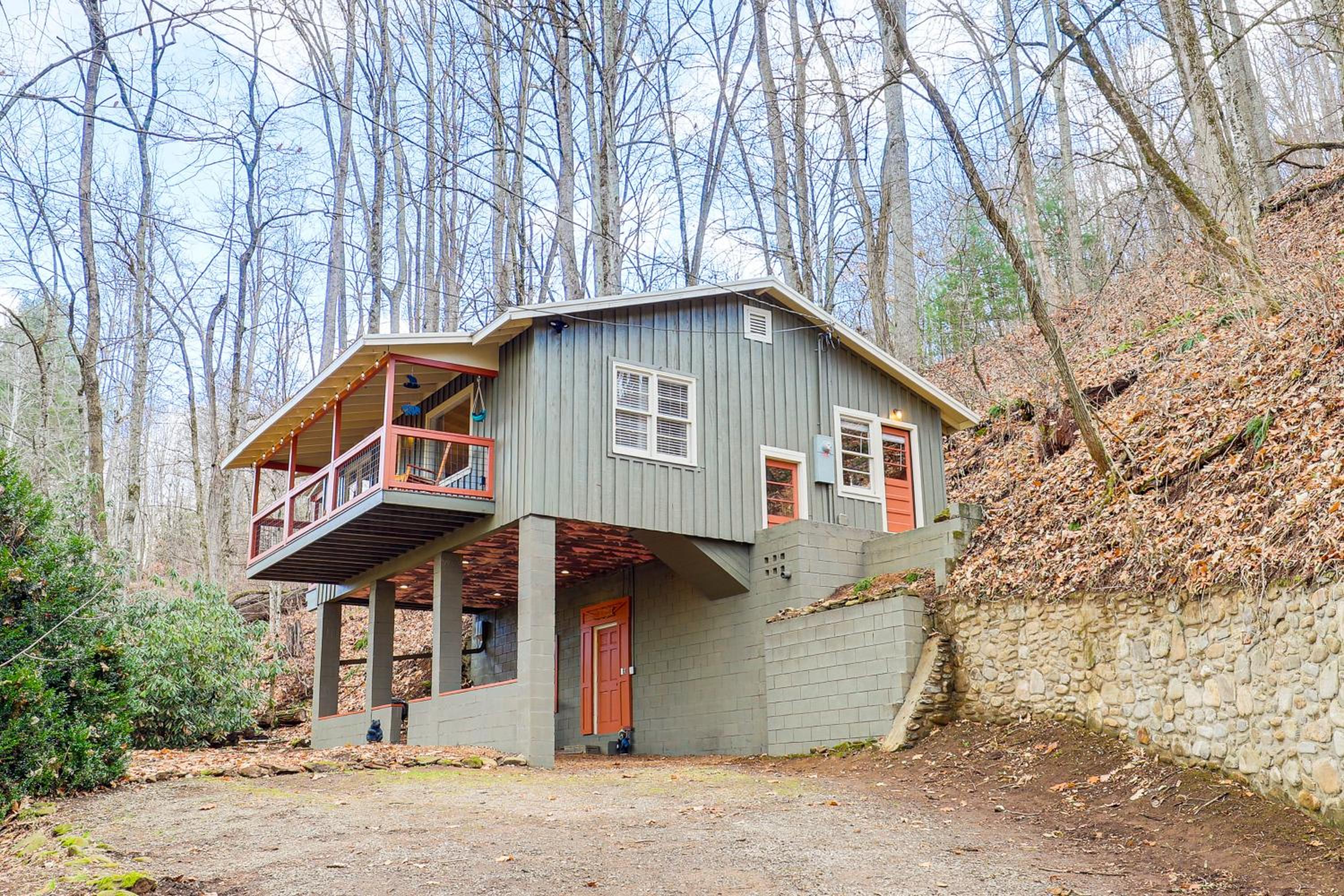 Quiet Family Cabin in Balsam Hike, Ski, Explore