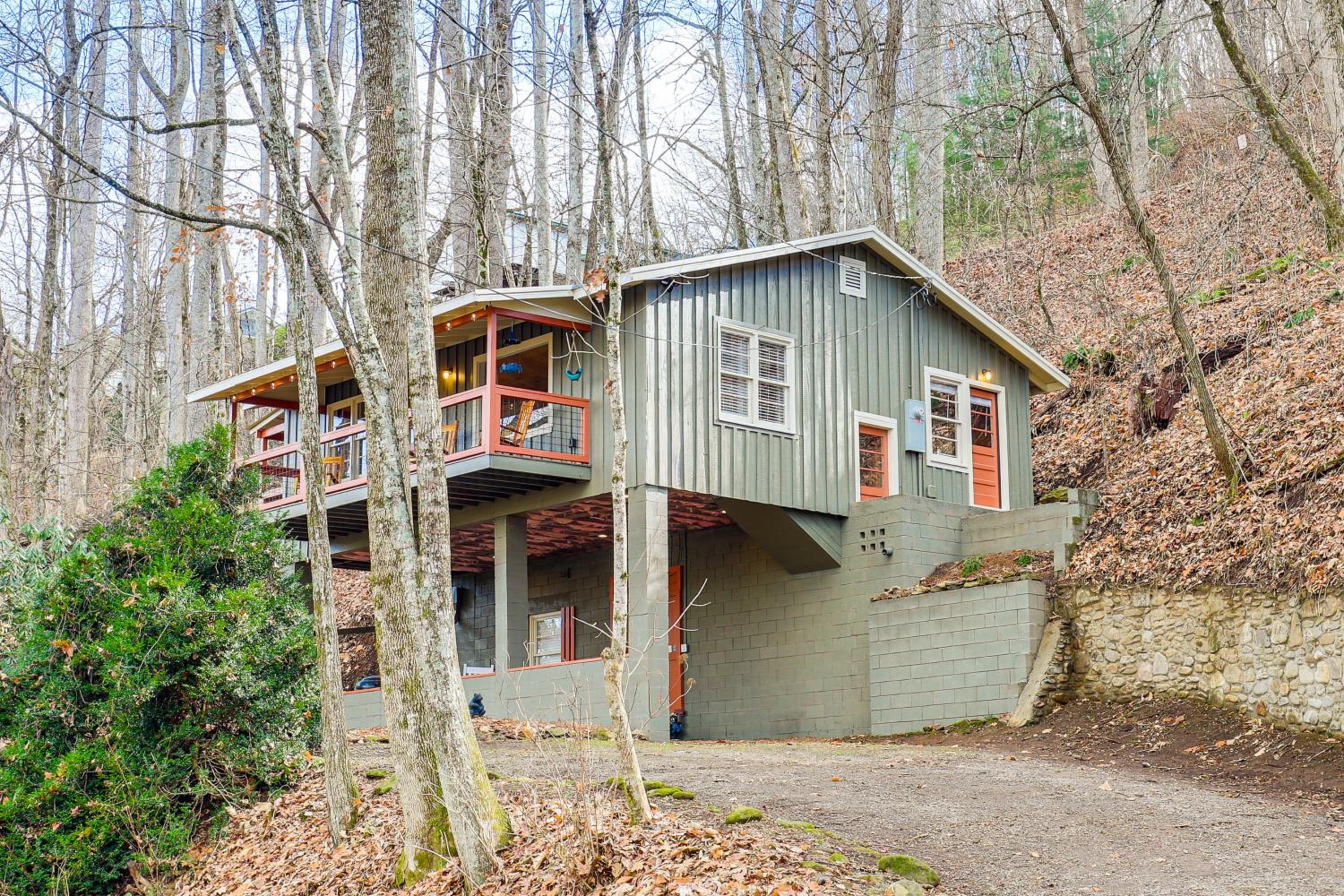 Quiet Family Cabin in Balsam Hike, Ski, Explore
