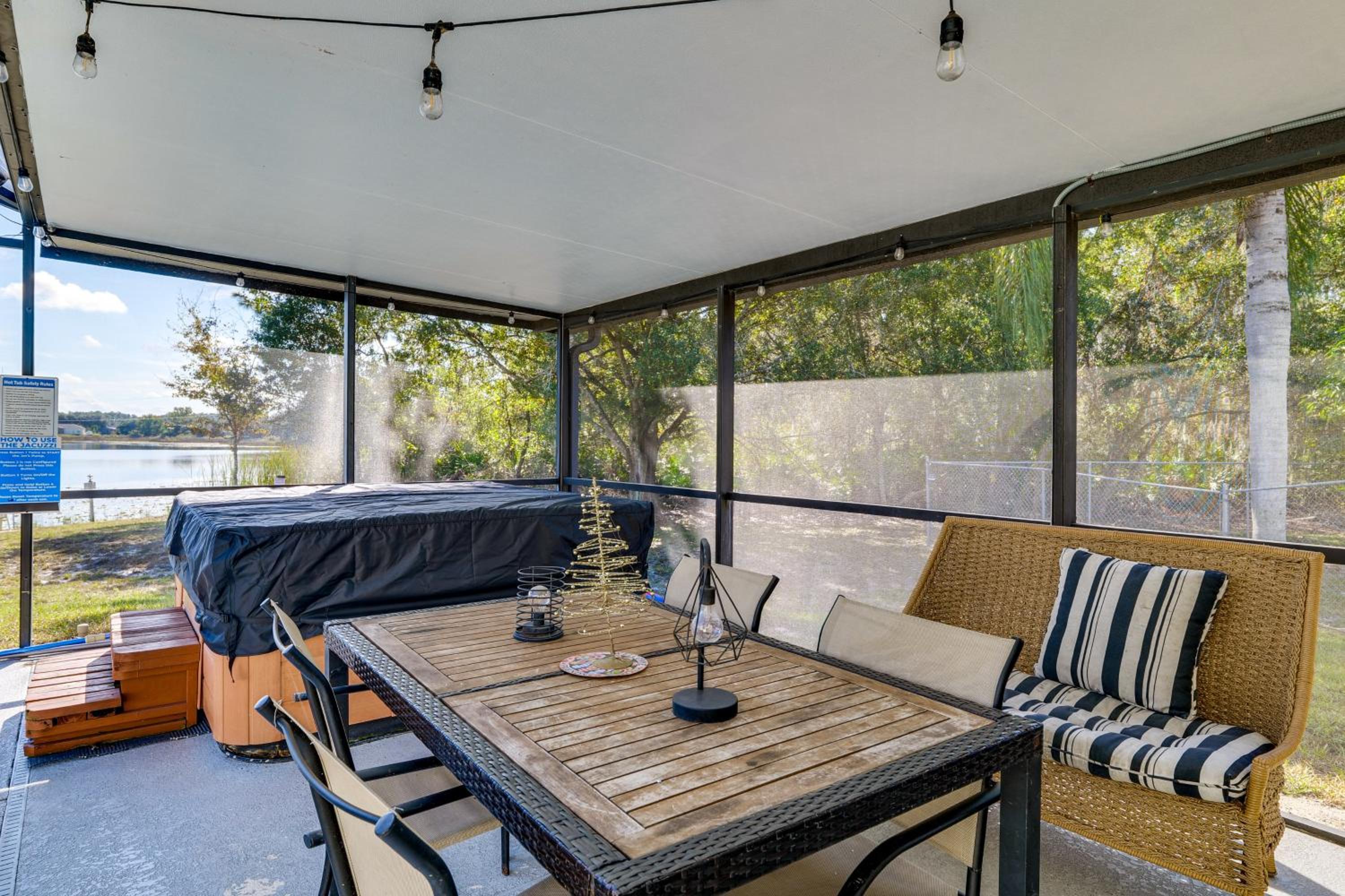 Lakefront Home with Poolside Lounge 11 Mi to Disney