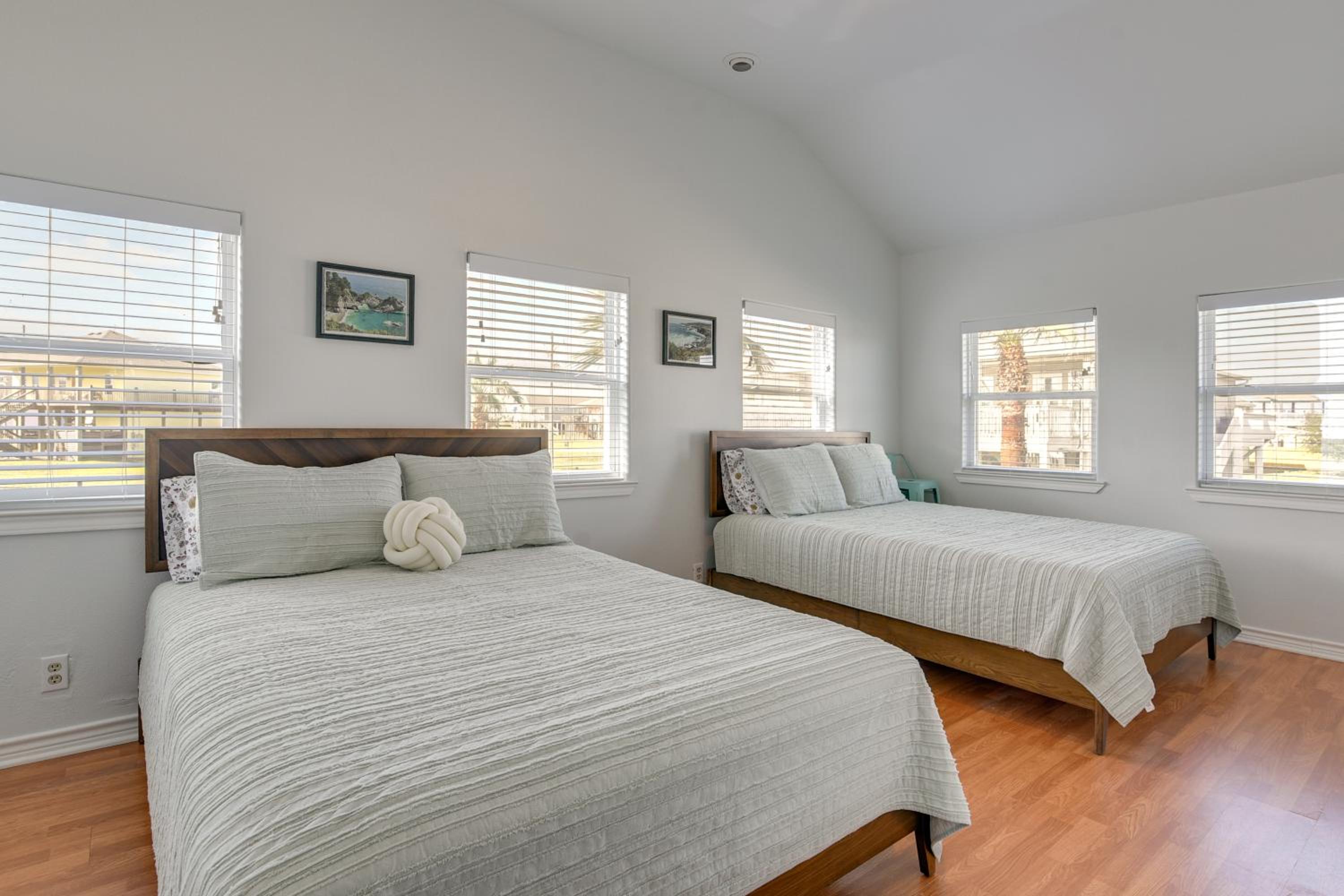 Steps to Sea! Crystal Beach Home with Furnished Deck