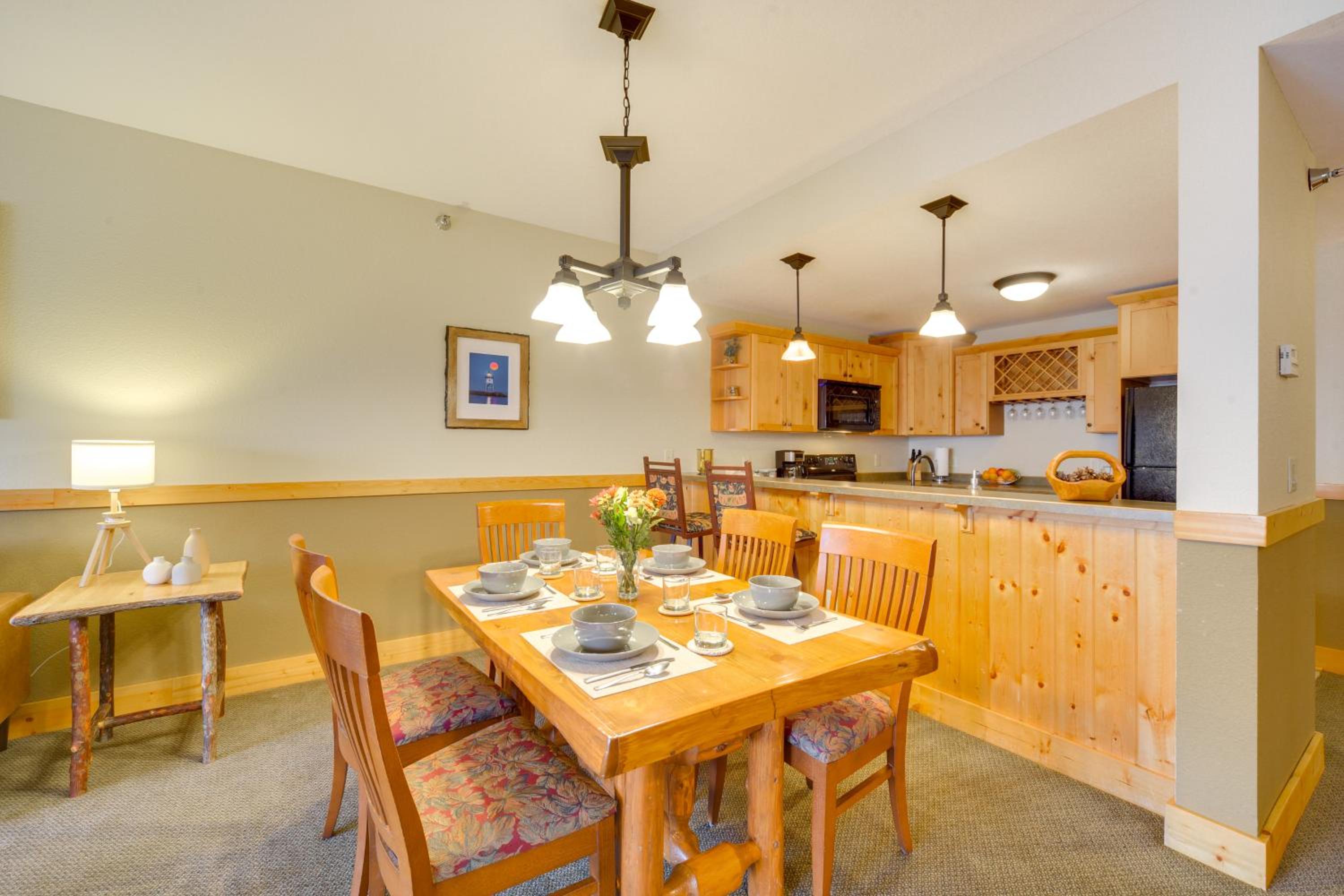 Pool Access North Shore Gem Near Beaches and Trails