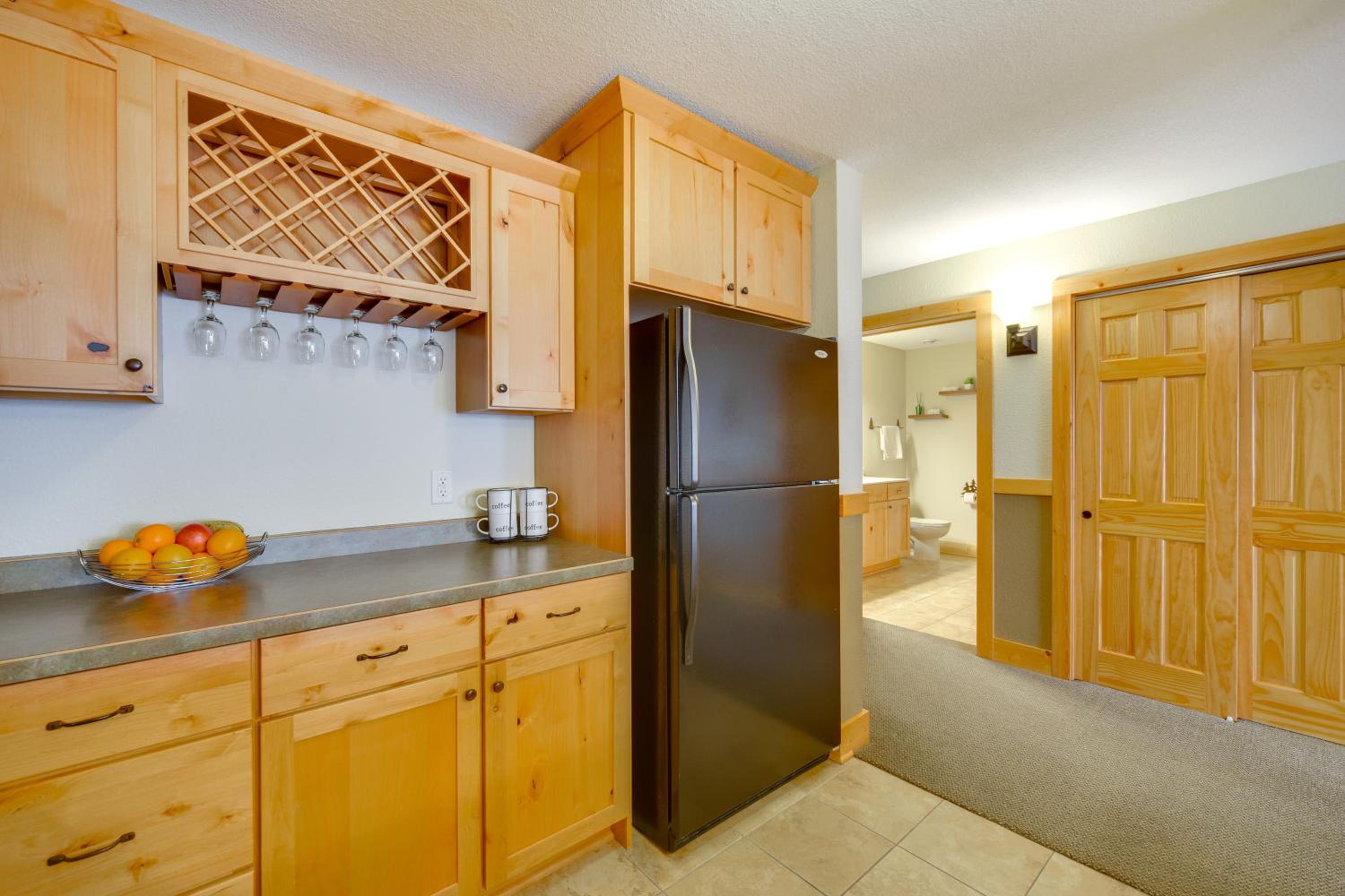 Pool Access North Shore Gem Near Beaches and Trails